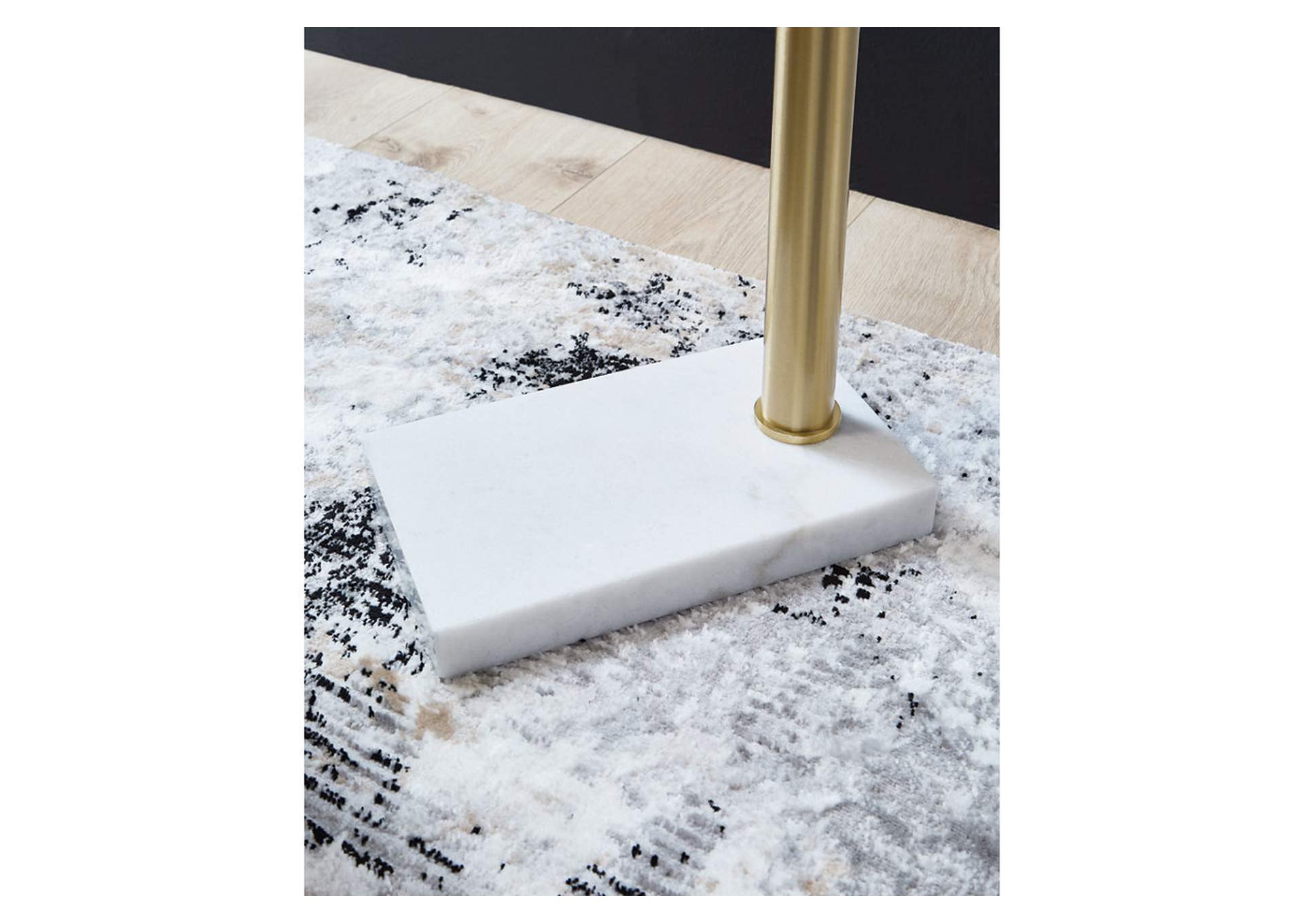 Santiford Floor Lamp image 5