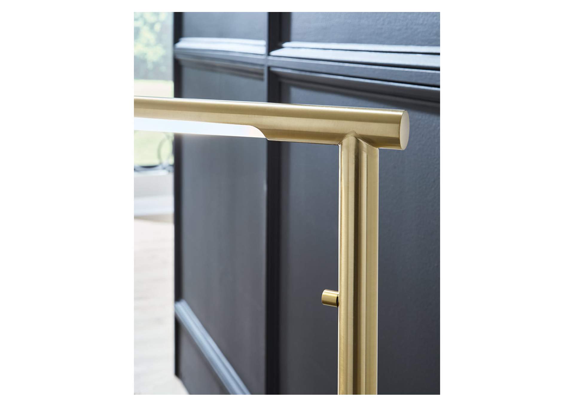 Santiford Floor Lamp image 4