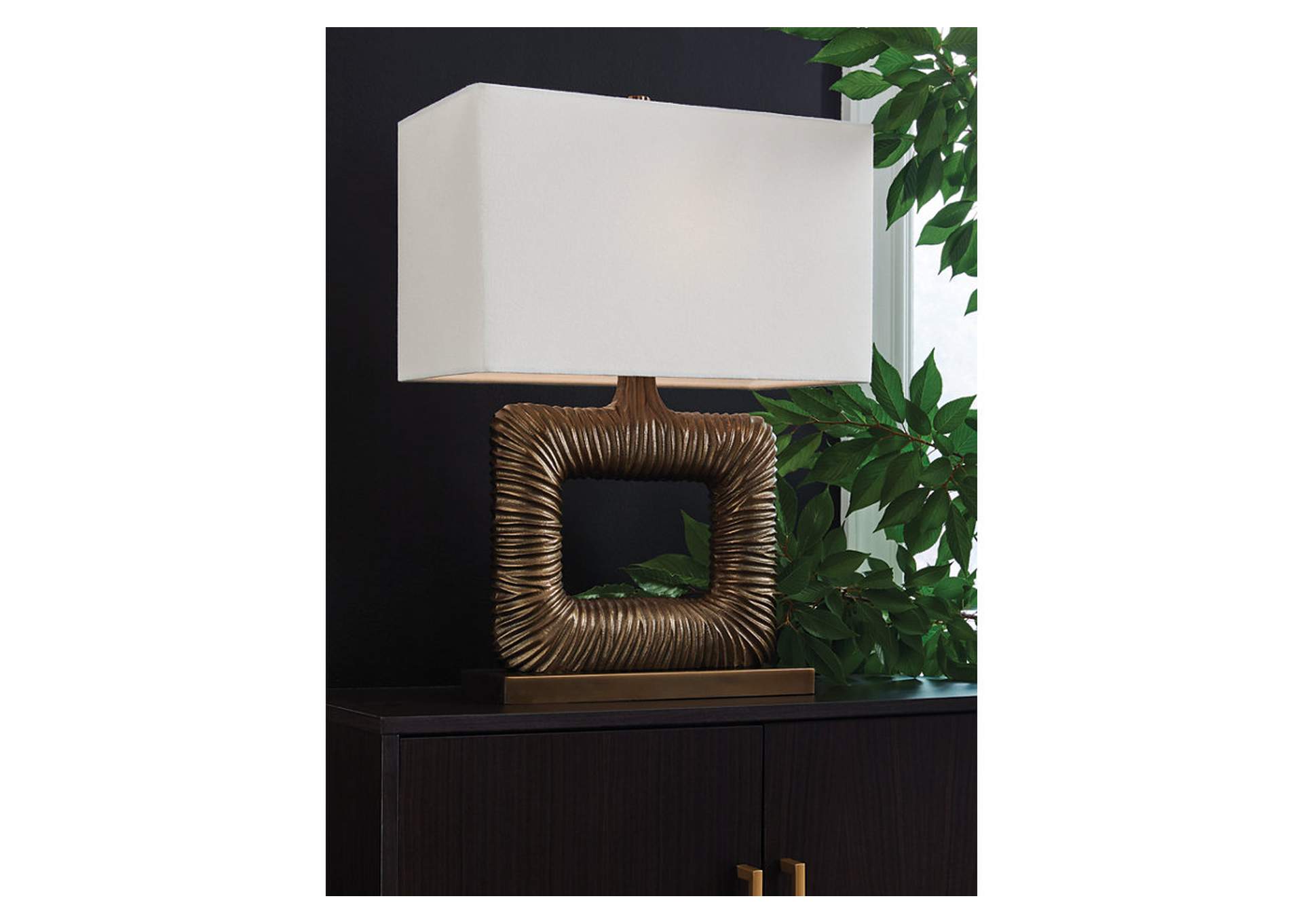 Garronby Table Lamp image 2
