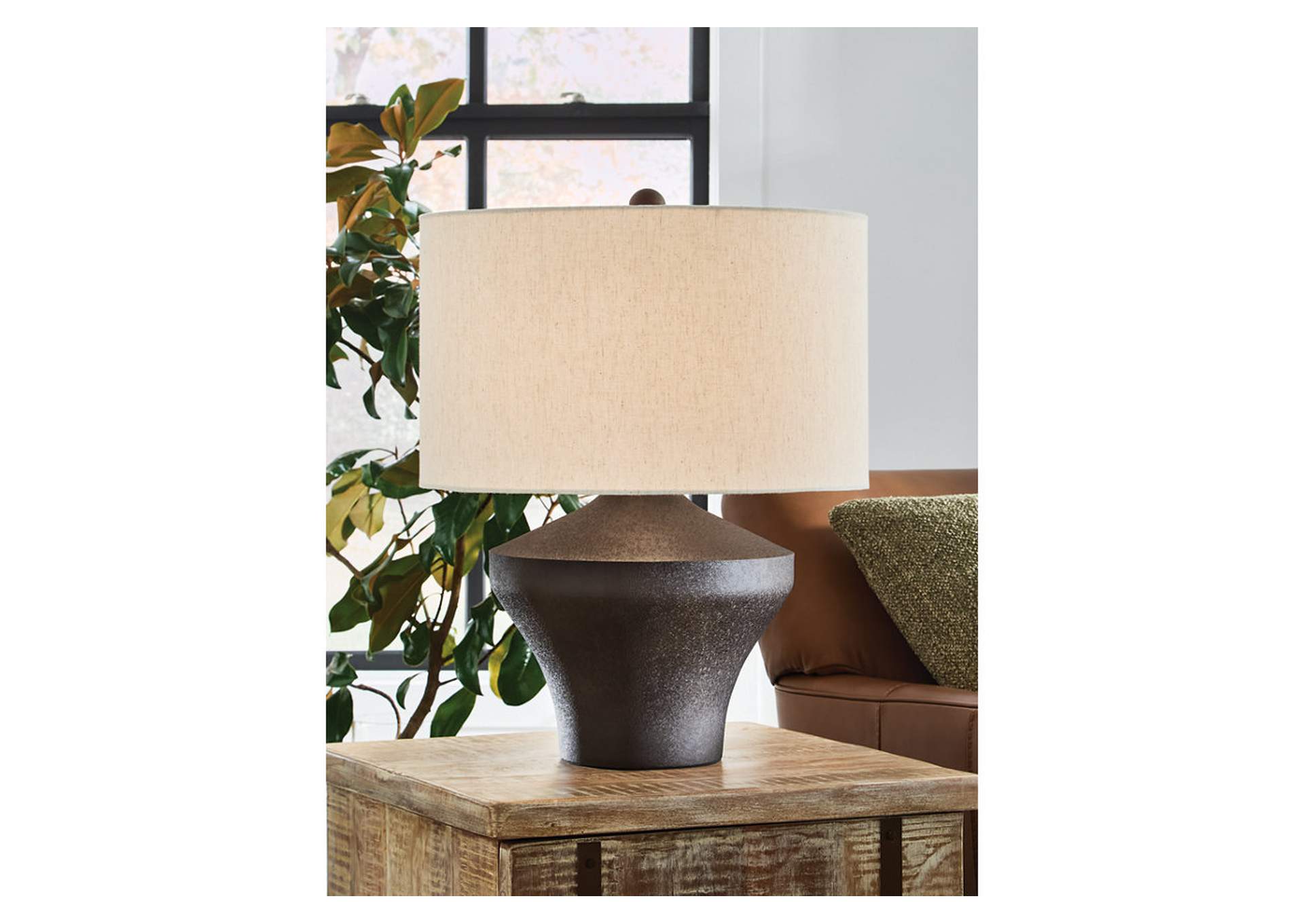 Dolanham Table Lamp image 2