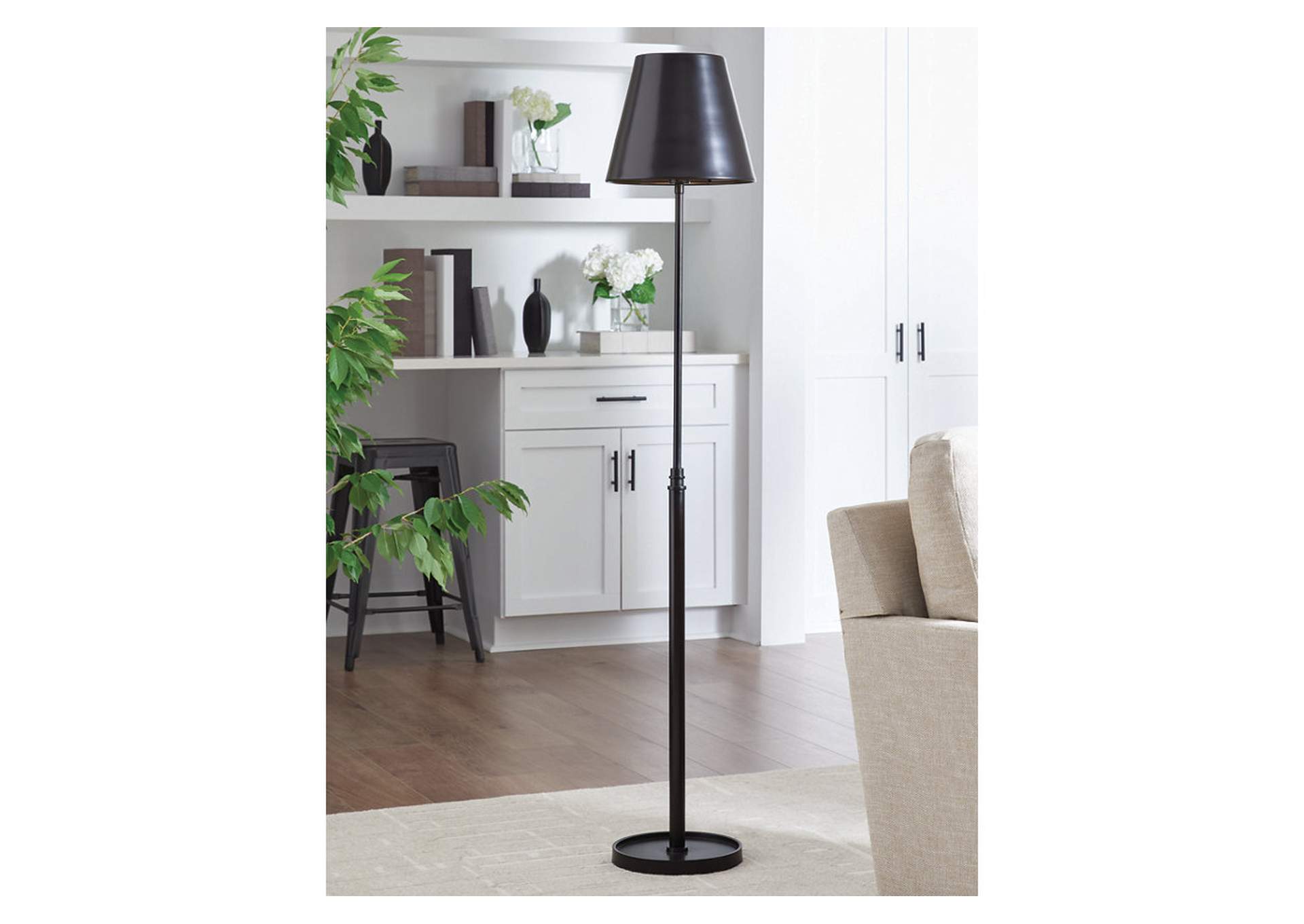 Wimner Floor Lamp image 2