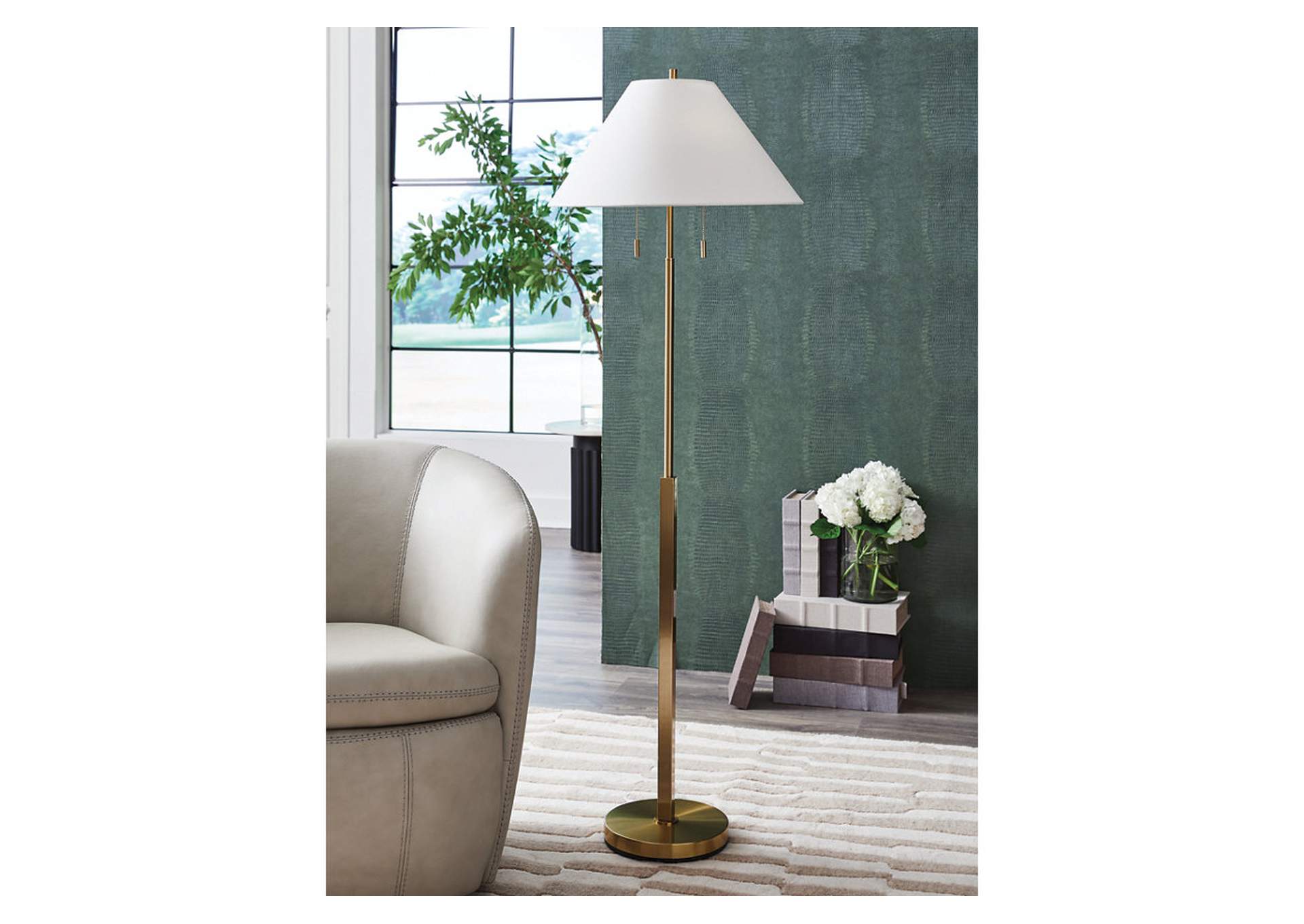 Haigwood Floor Lamp image 2