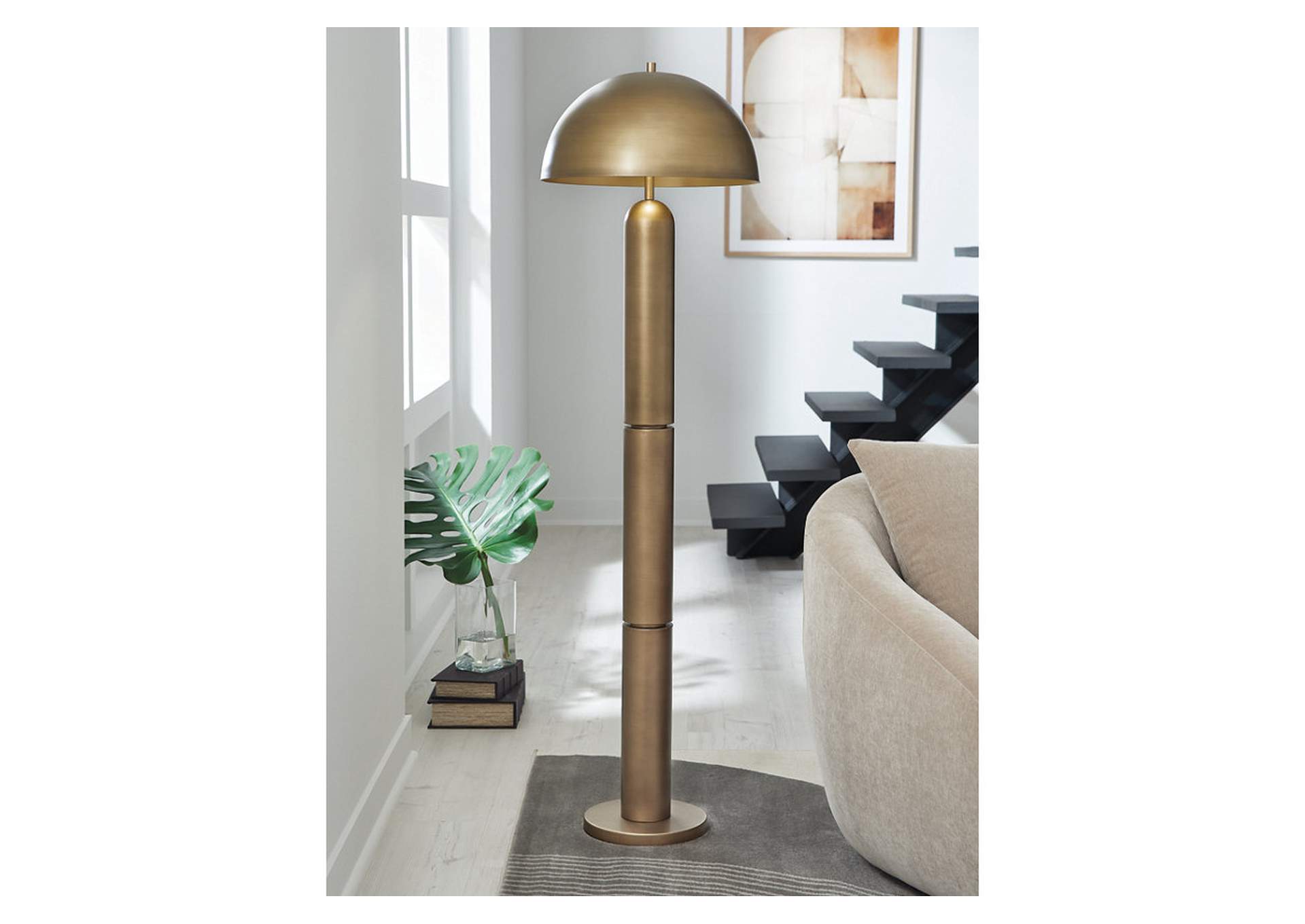 Wendfield Floor Lamp image 2
