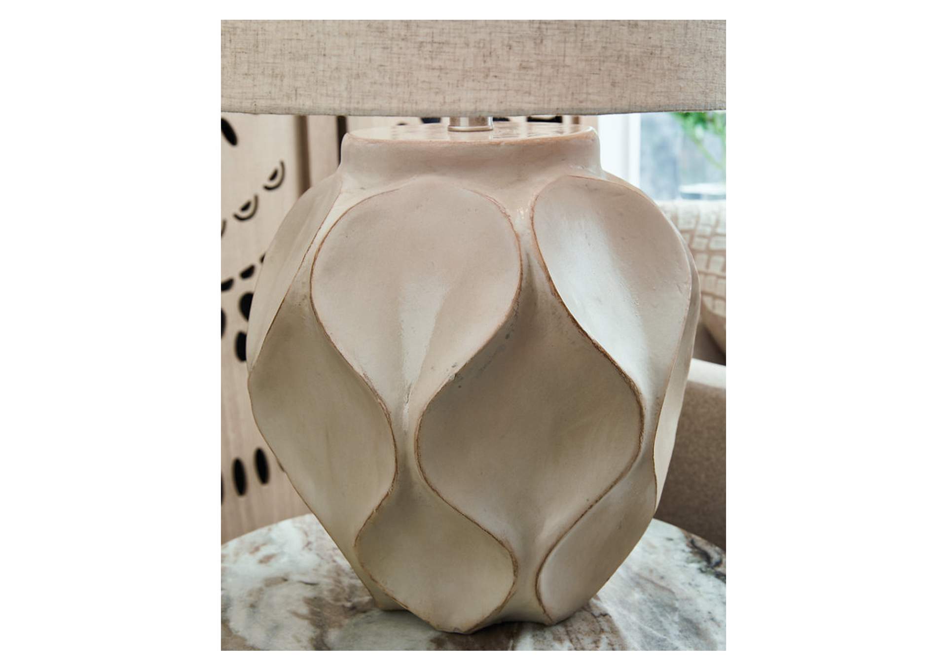 Edselham Table Lamp image 3