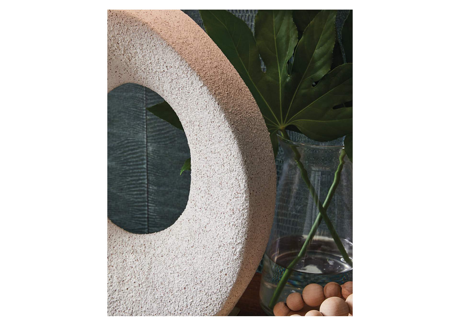 Trentlen Table Lamp image 3