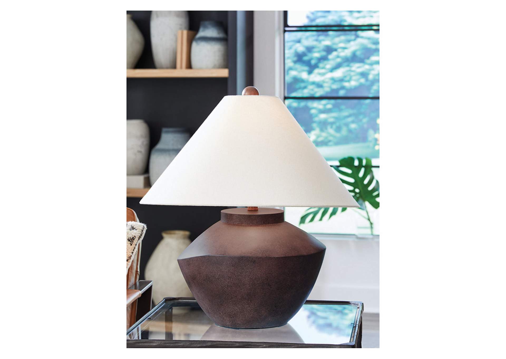 Honsworth Table Lamp image 2