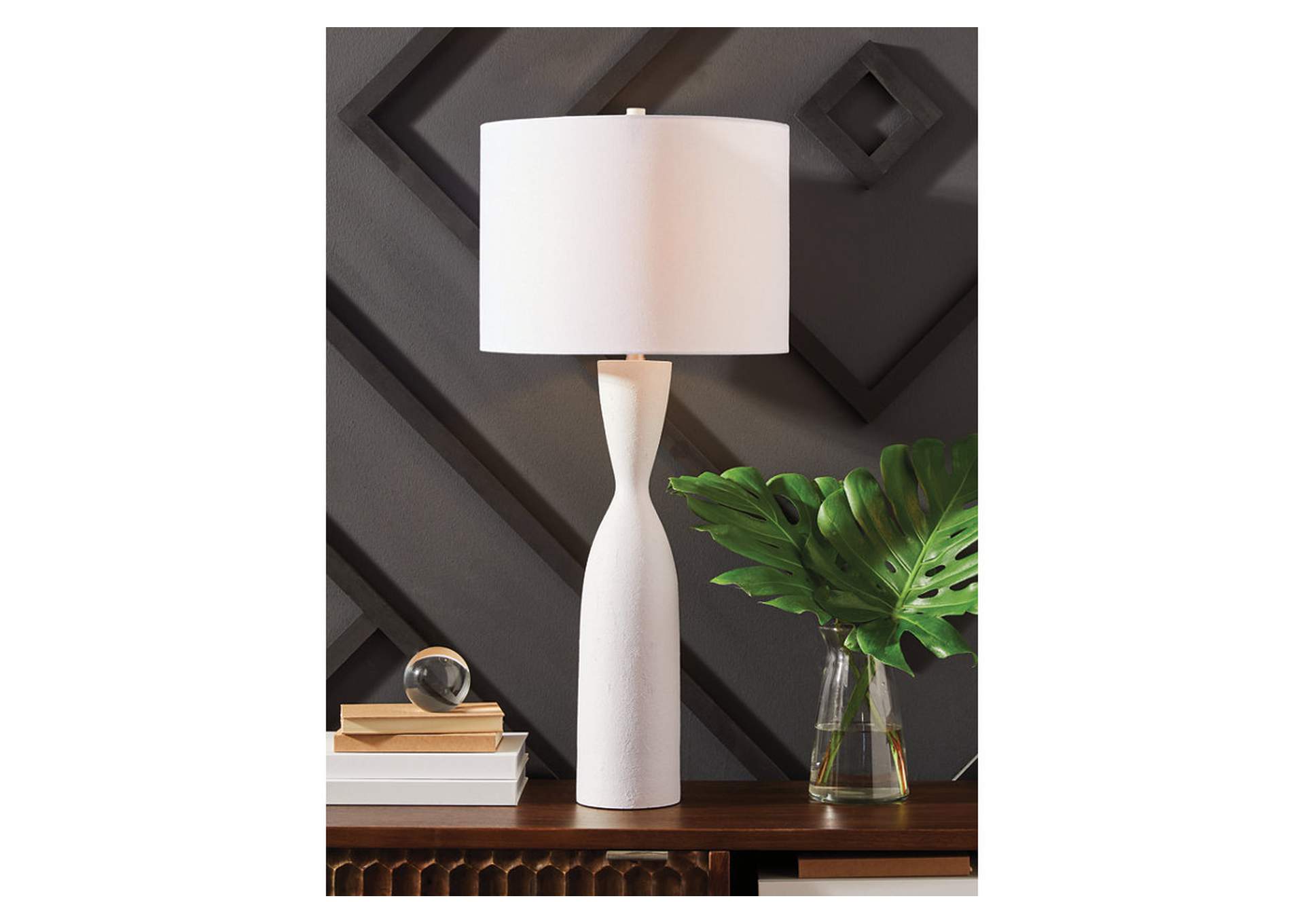 Davinford Table Lamp image 2