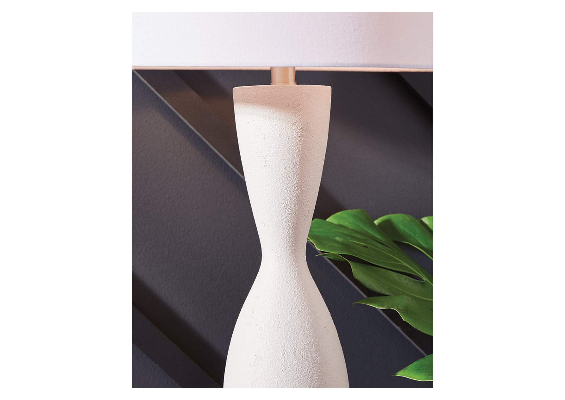 Davinford Table Lamp image 3