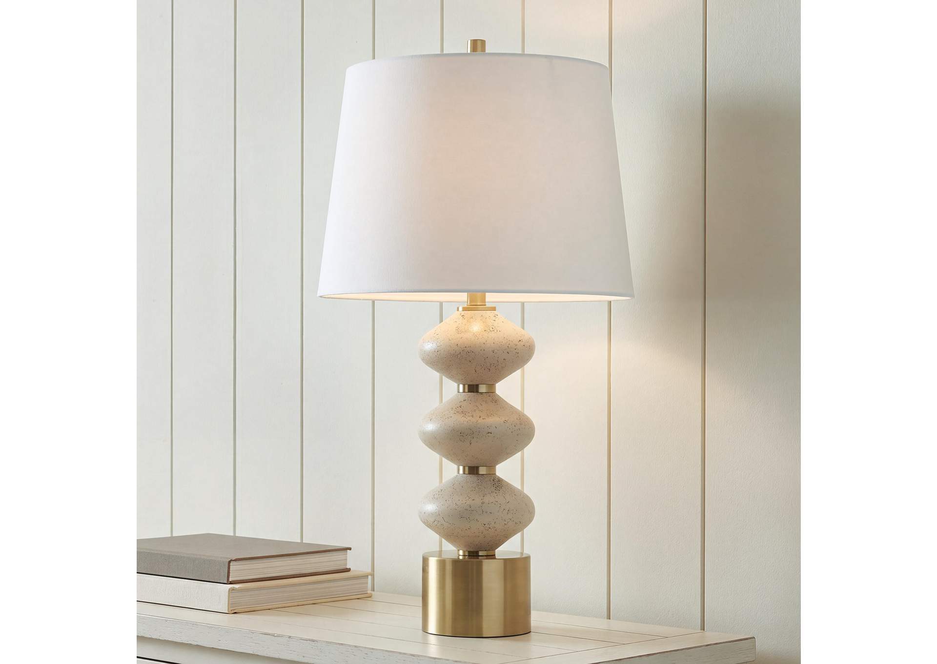 Wardthrone Table Lamp image 2