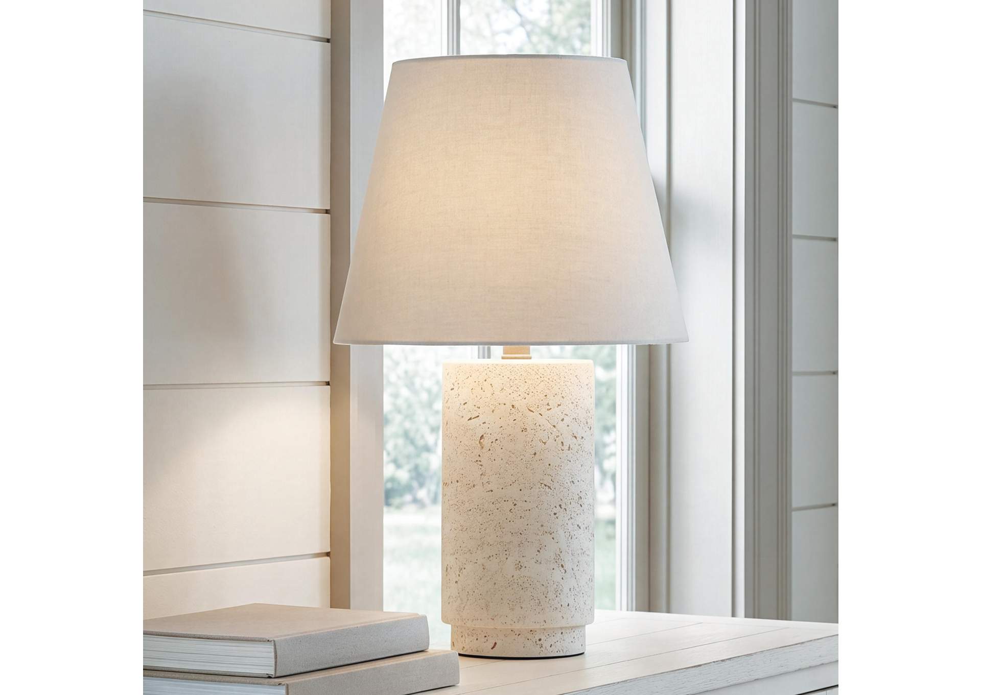 Bronnerdale Table Lamp image 3