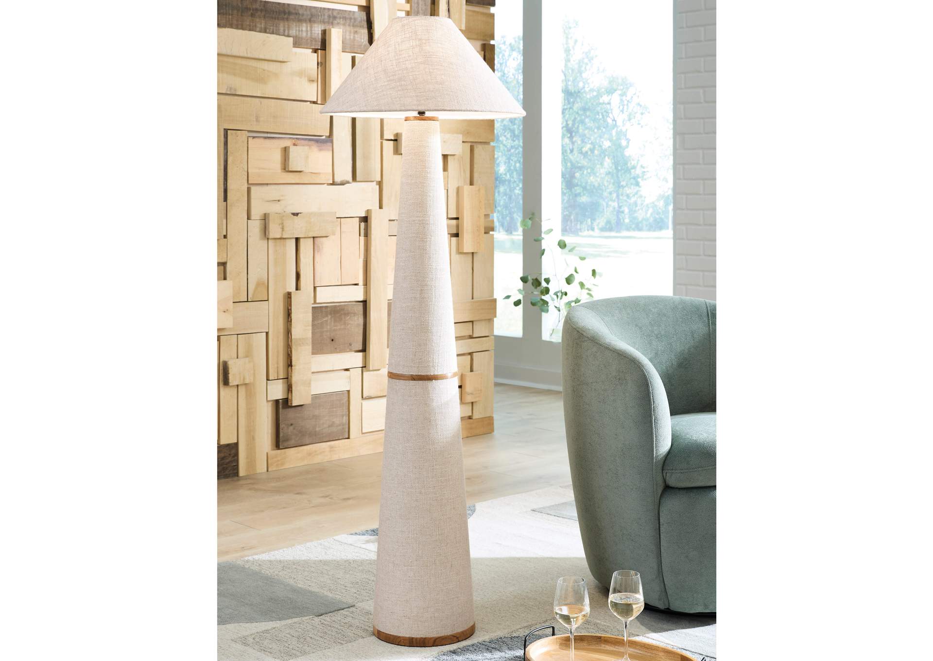 Dellridge Floor Lamp image 2