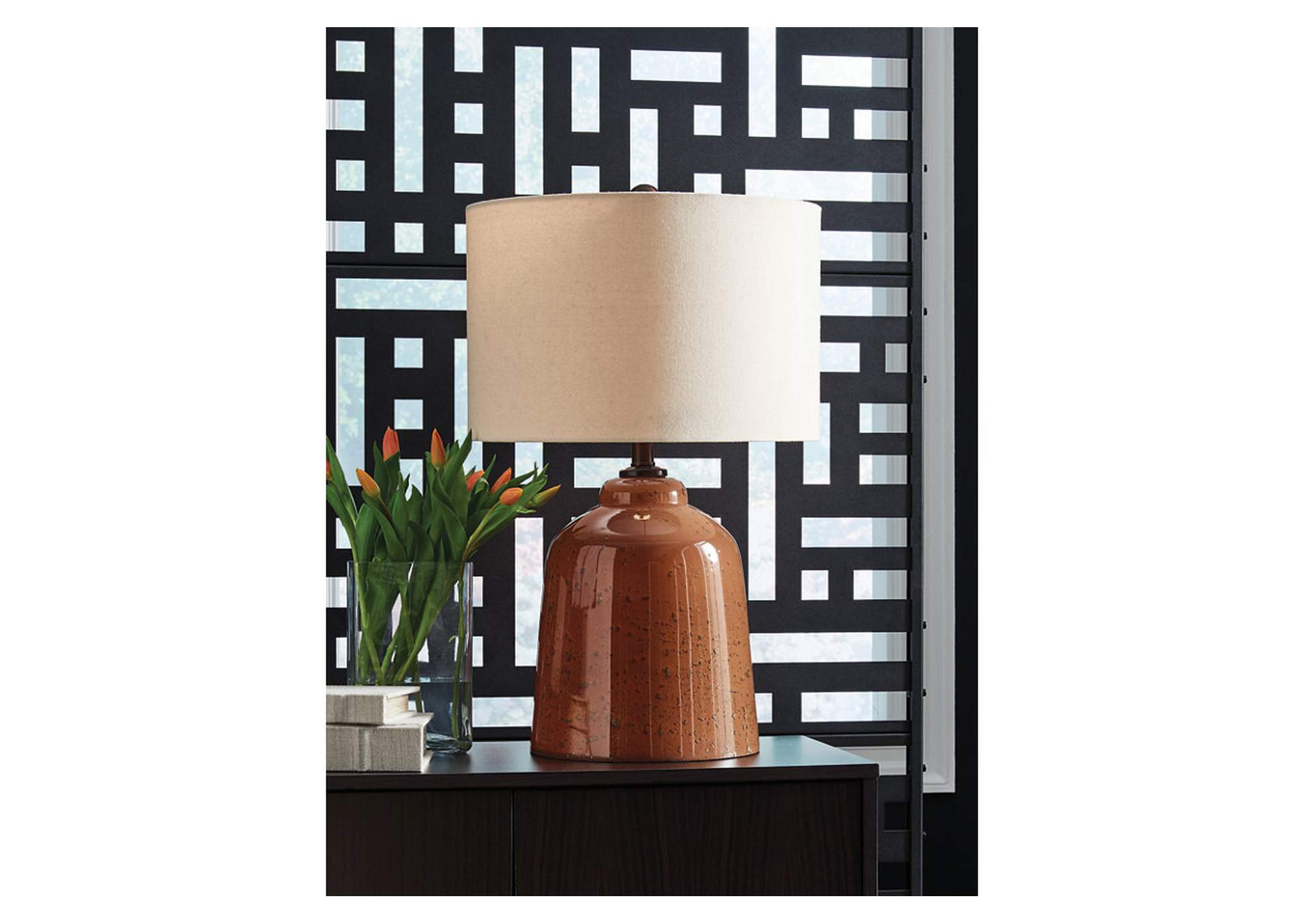 Aaleahya Table Lamp image 2