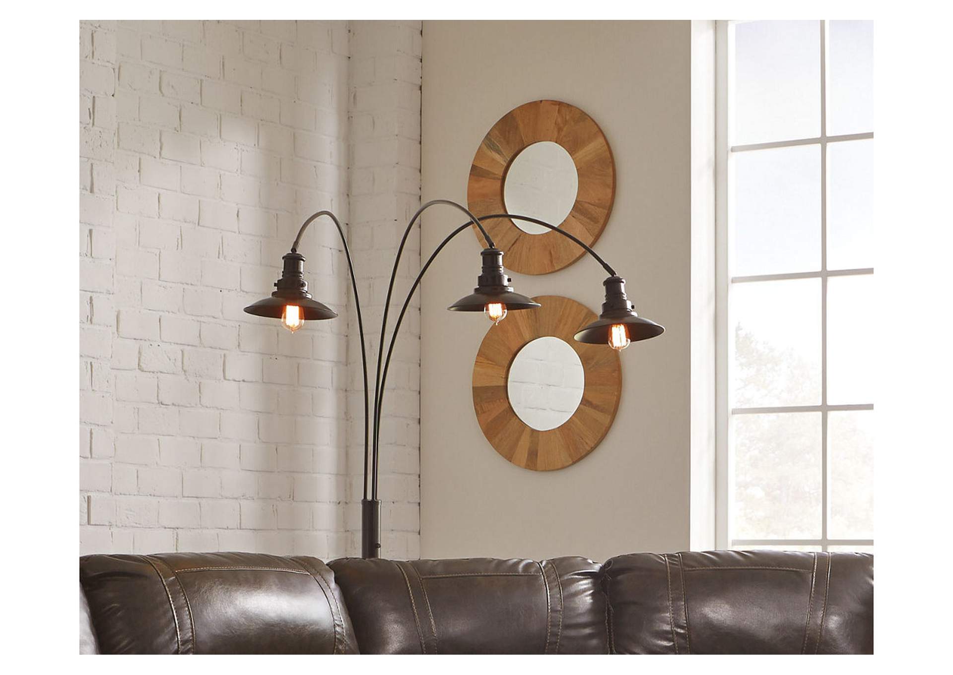 Sheriel Floor Lamp image 3