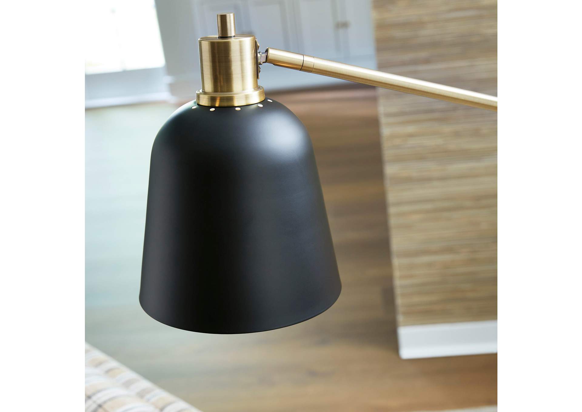 Clairwell Floor Lamp image 3