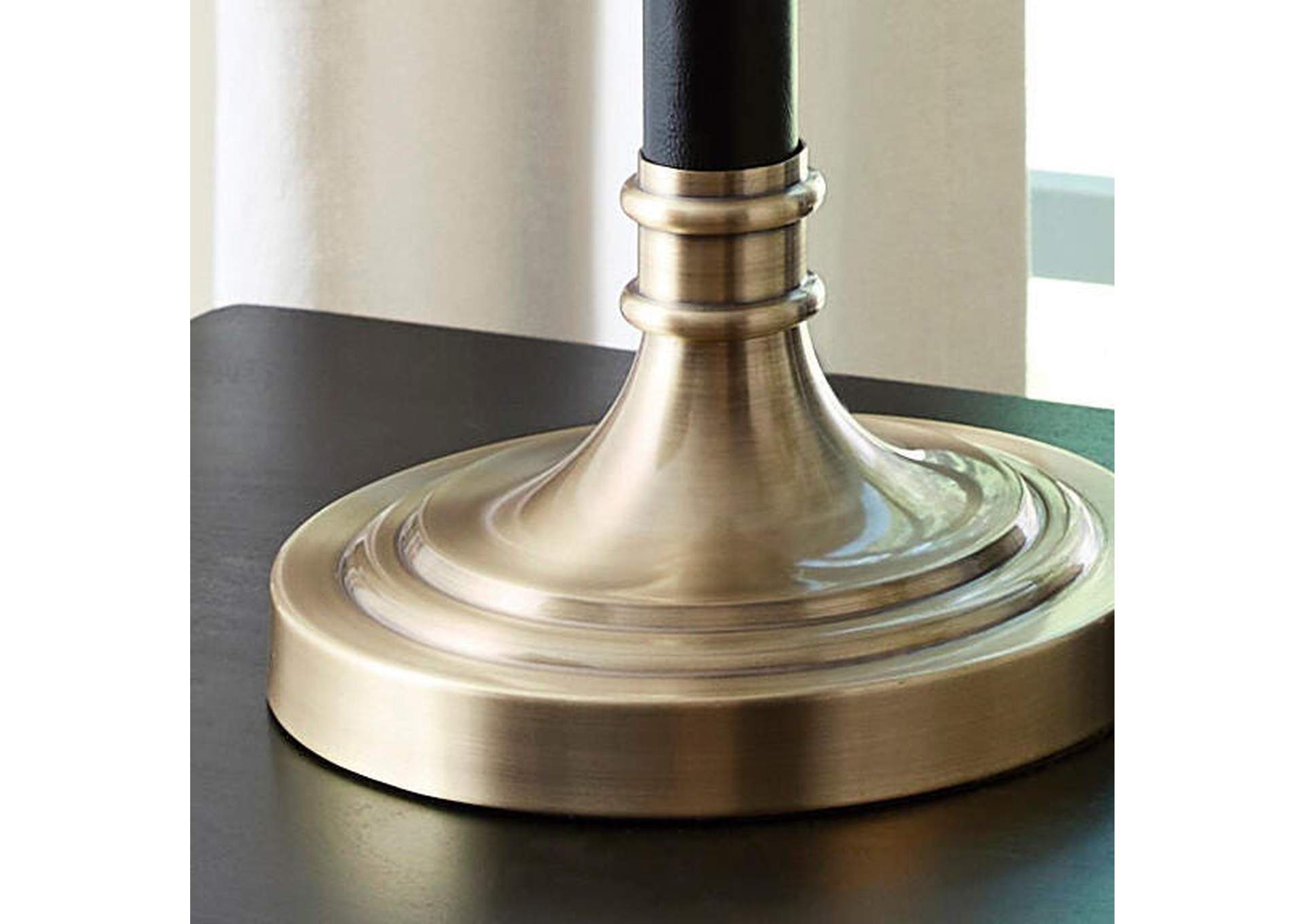 Clairwell Desk Lamp image 4