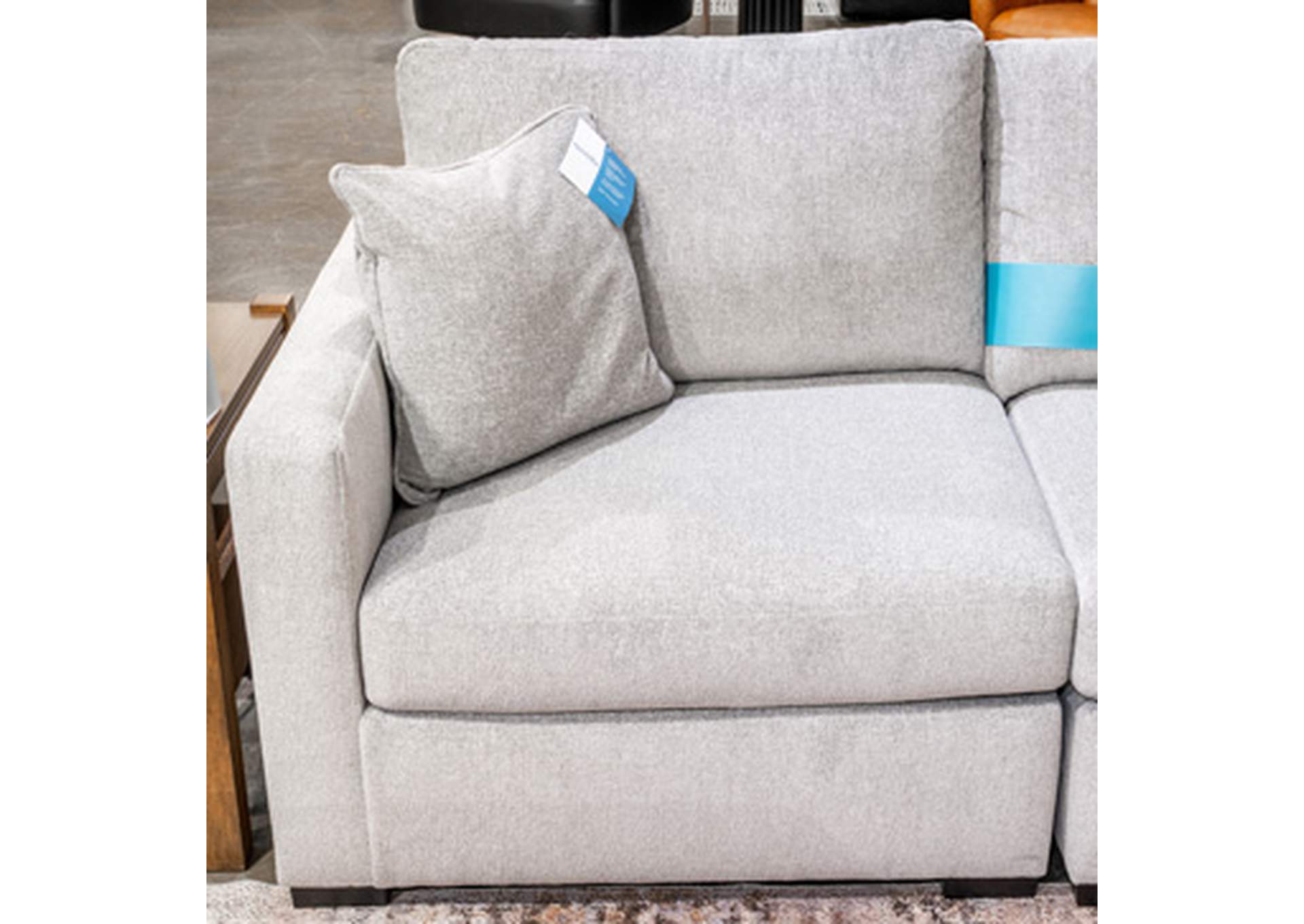 ModMax Luxe 4-Piece Sectional with Audio Console image 4