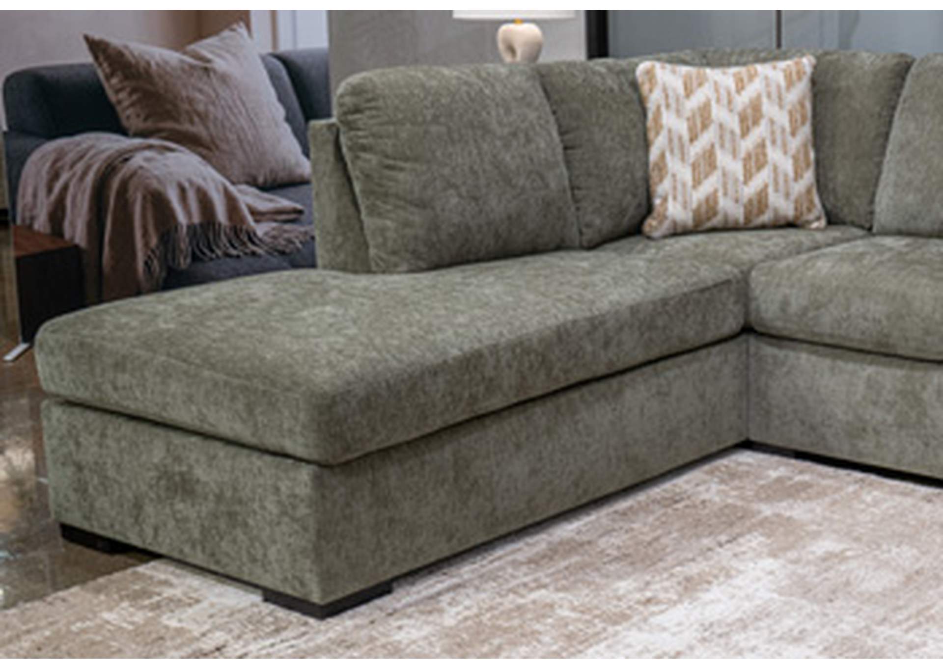 Bridgepoint Super Chaise image 1