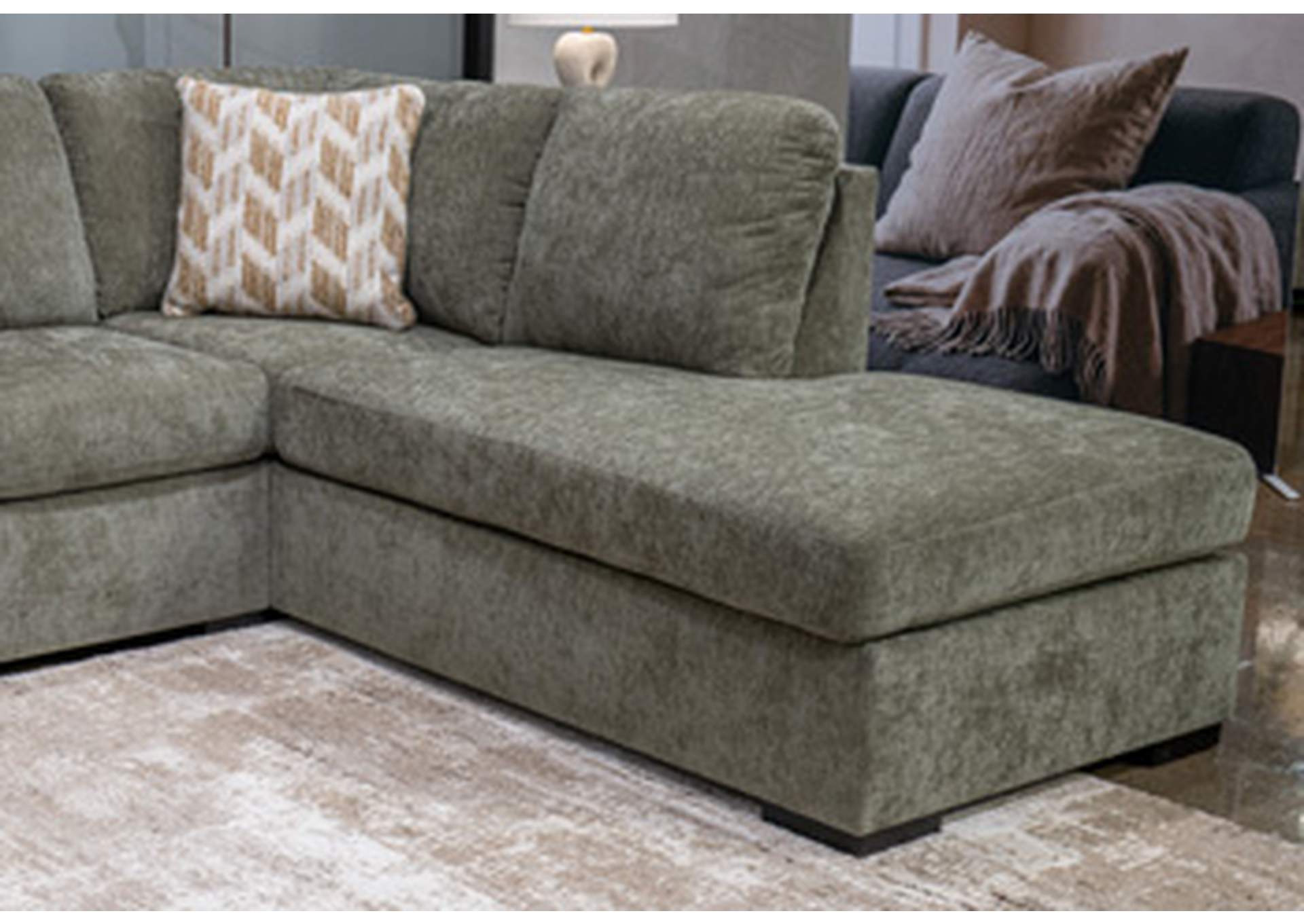 Bridgepoint 2-Piece Sectional with Chaise image 1