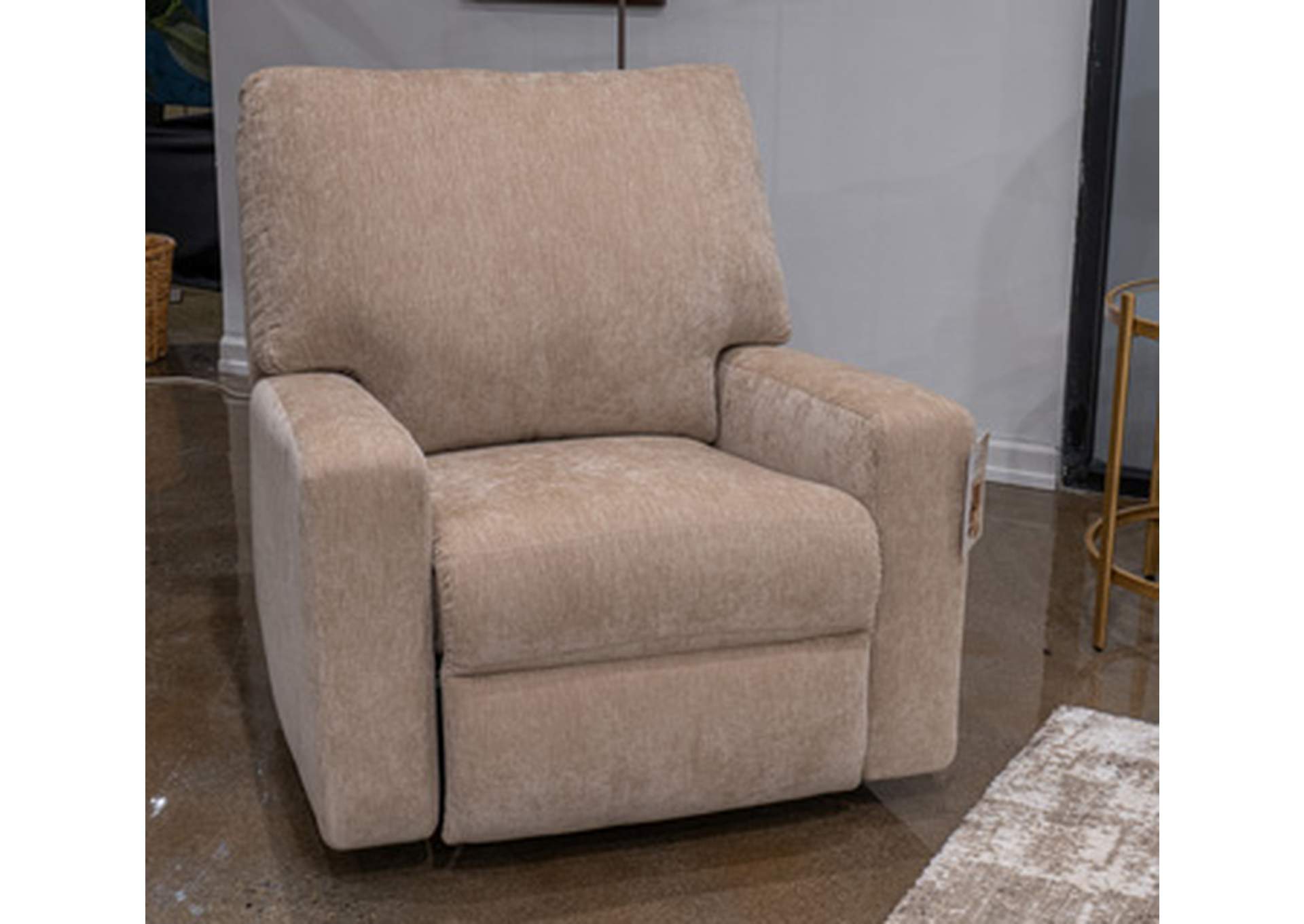 Bridgepoint Recliner image 1