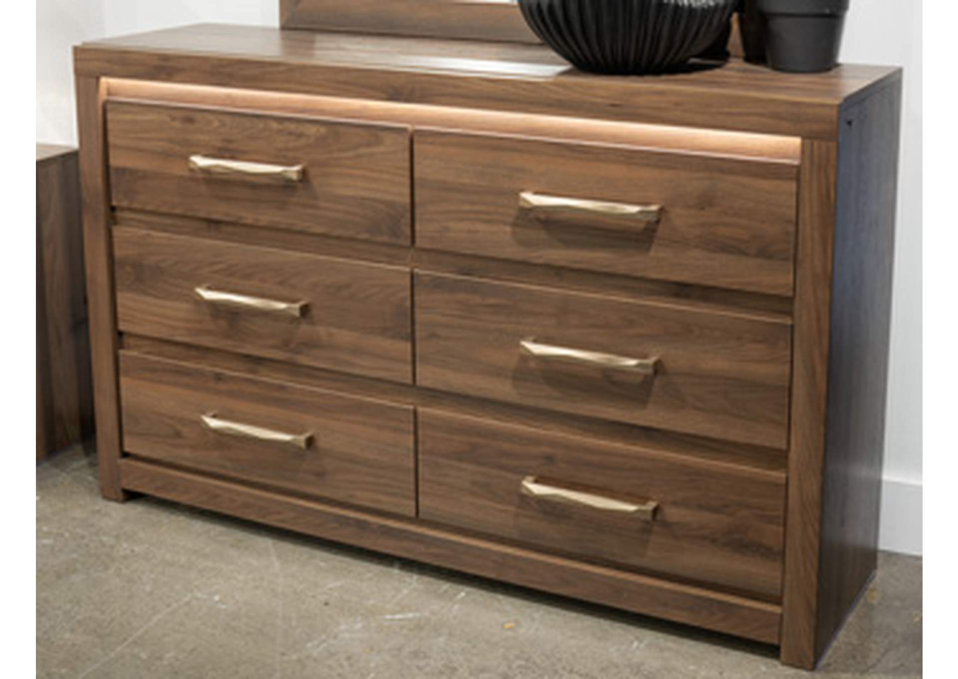 Janfyn Dresser image 1