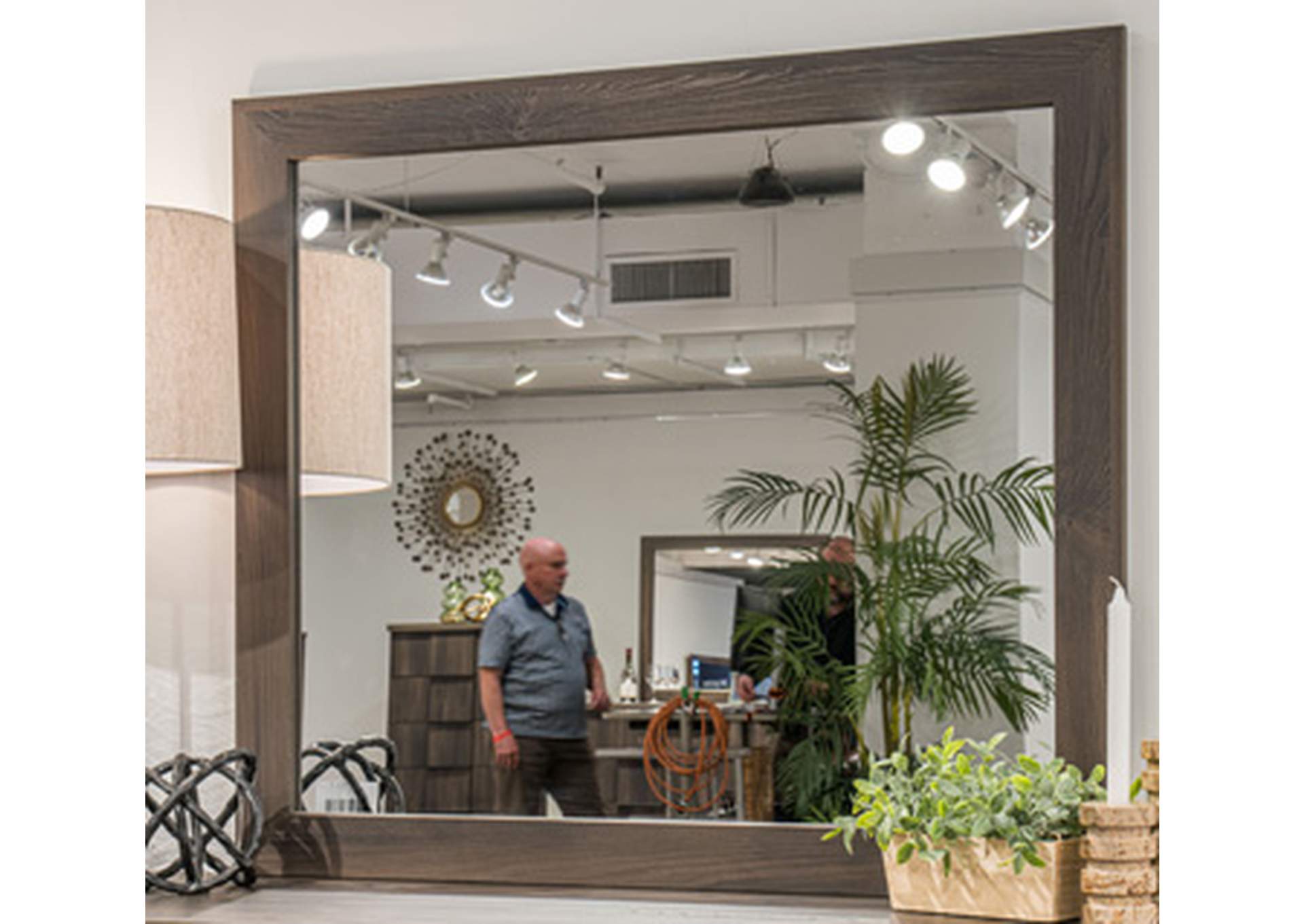 Vonitta Bay Bedroom Mirror image 1