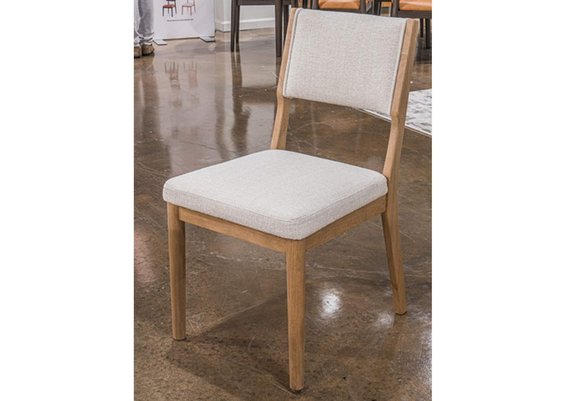 Starhaven Dining Chair image 1