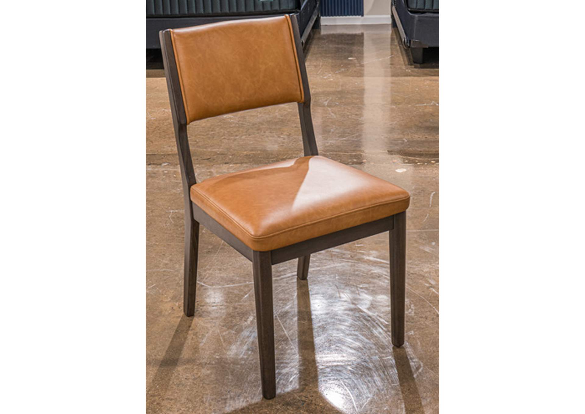 Starhaven Dining Chair image 1