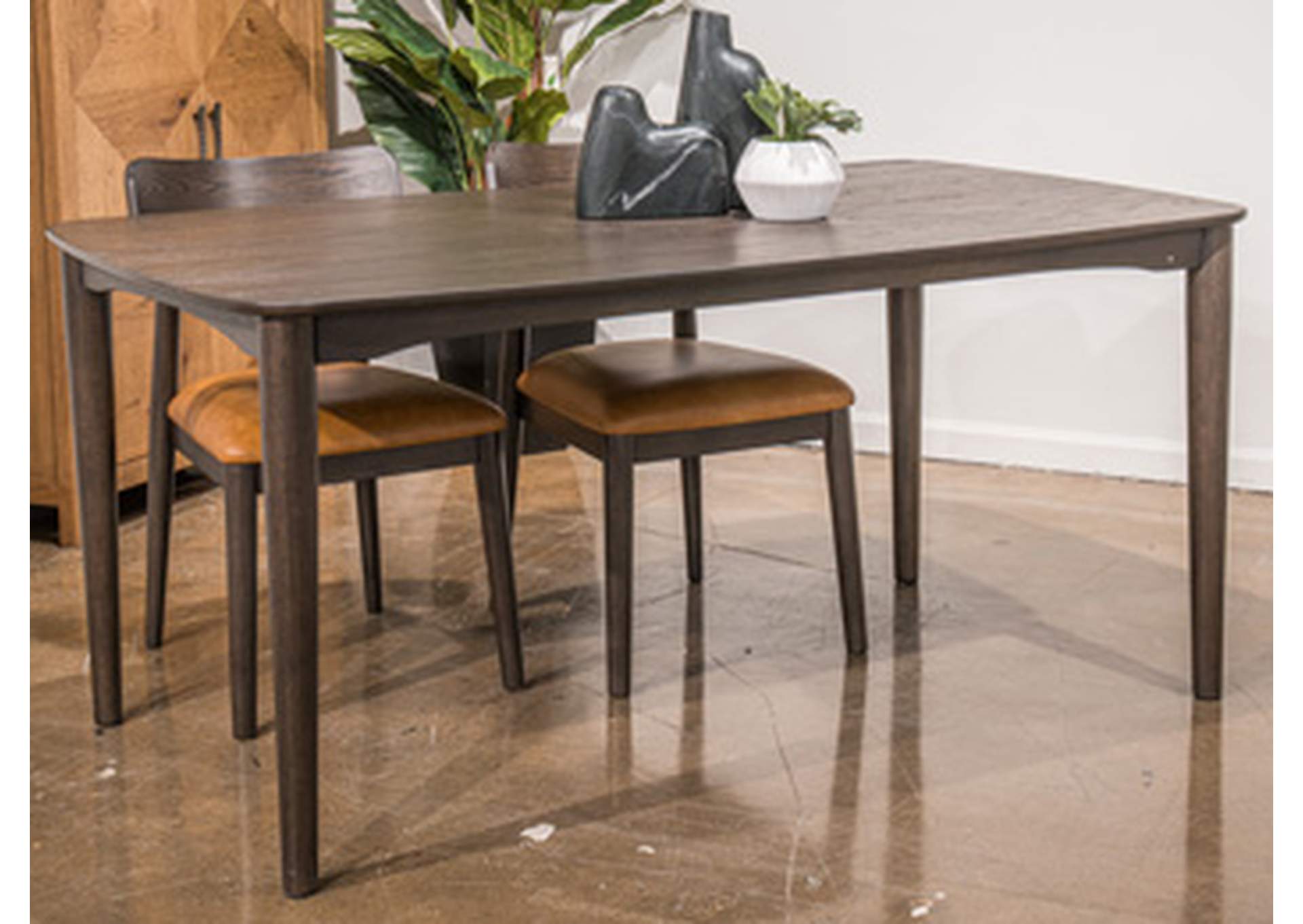 Starhaven Dining Table image 1