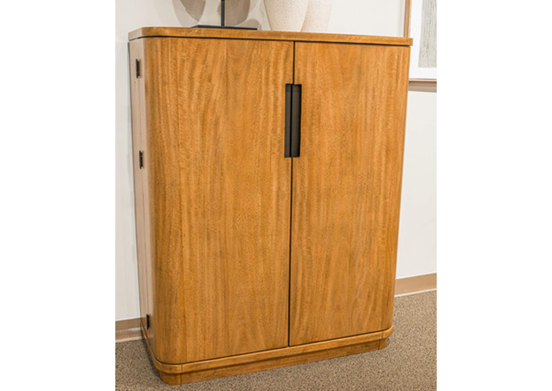 Pamaria Bar Cabinet image 1