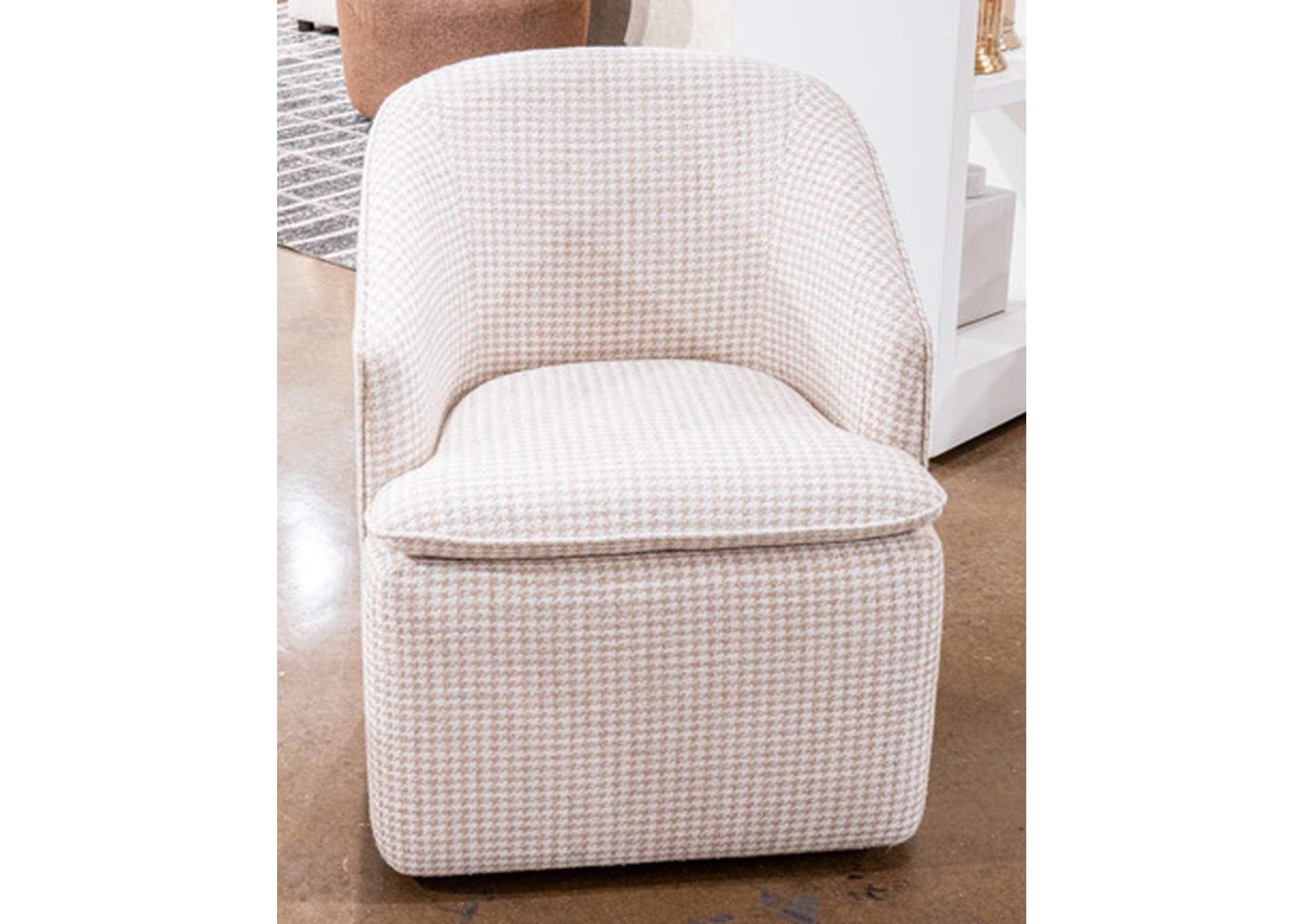 Mirlanda Dining Arm Chair image 1