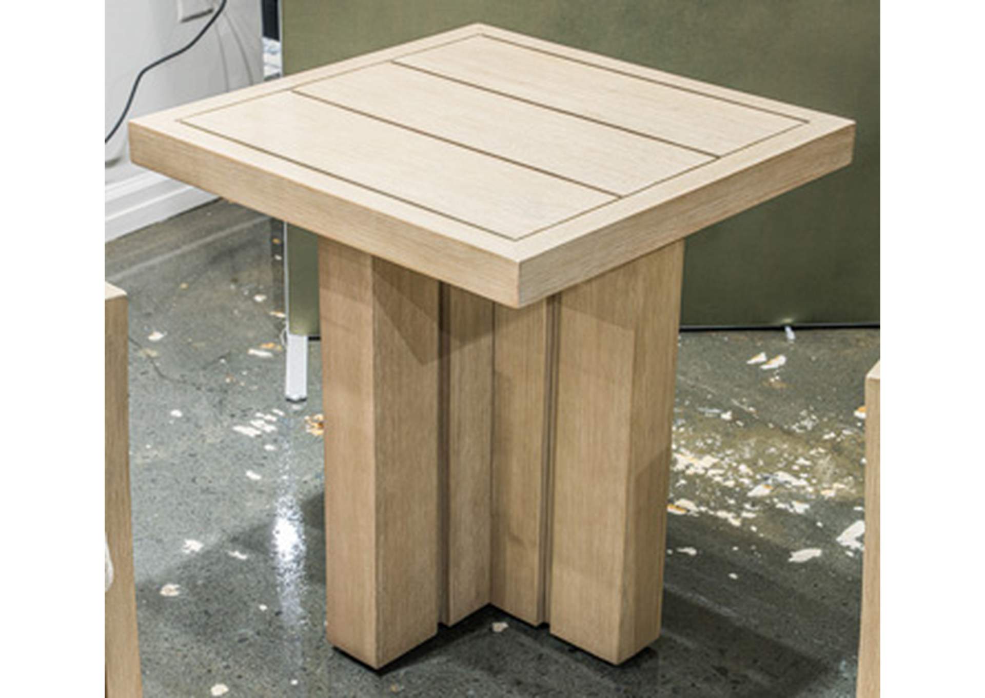 Thunder Trails Outdoor End Table image 1