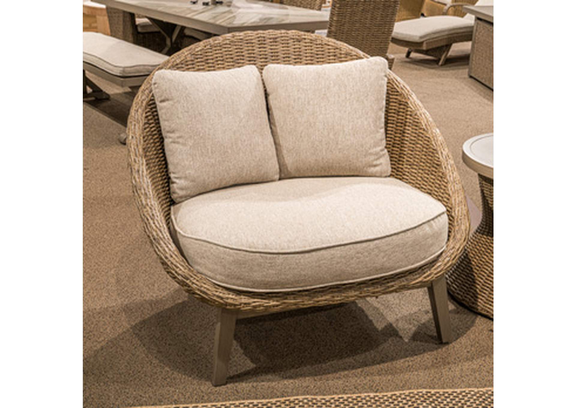 Laguna Heights Outdoor Lounge Chair with Cushion image 1