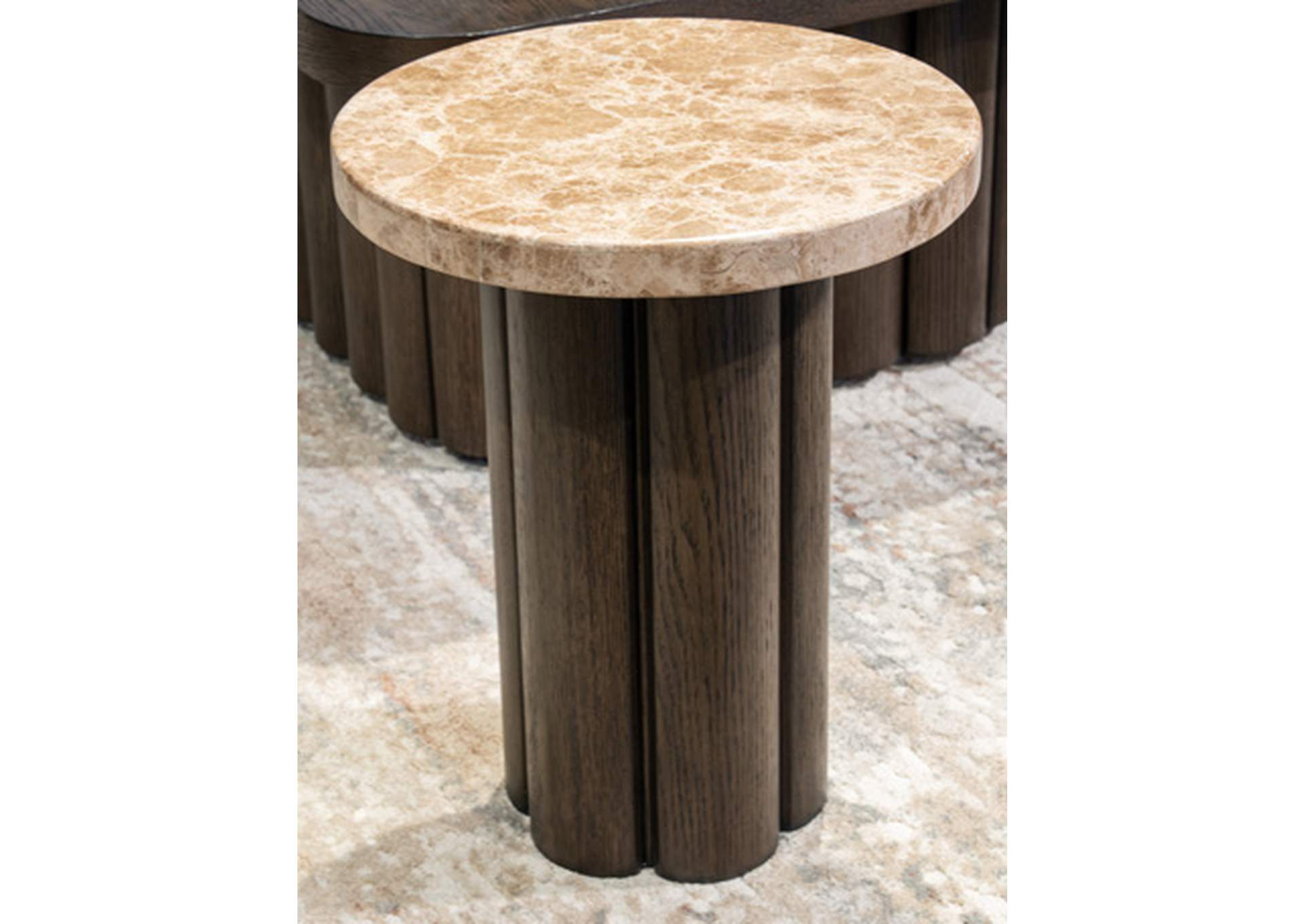 Darimore Chairside End Table image 1