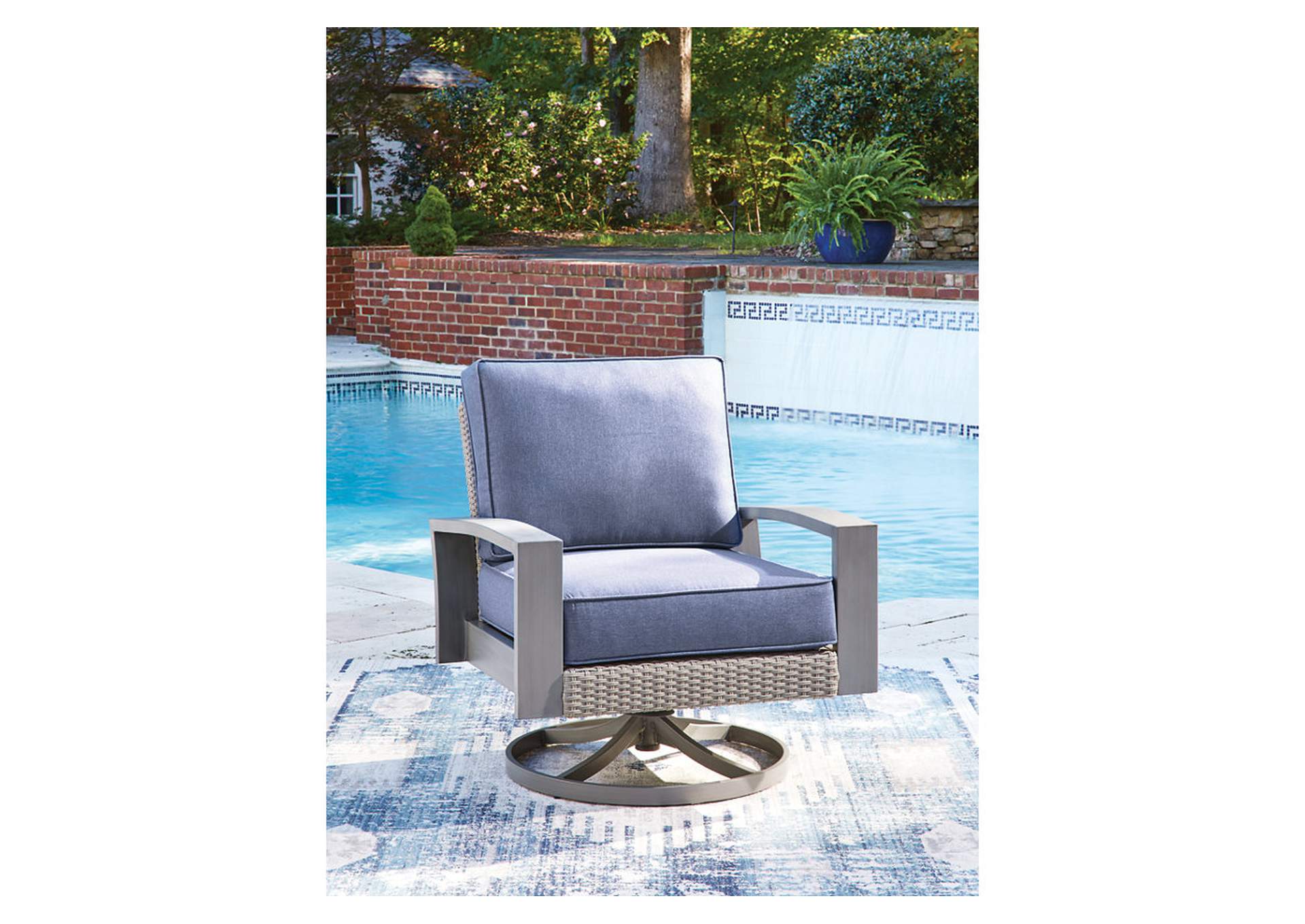 Half Moon Beach Outdoor Swivel Lounge Chair with Cushion image 2