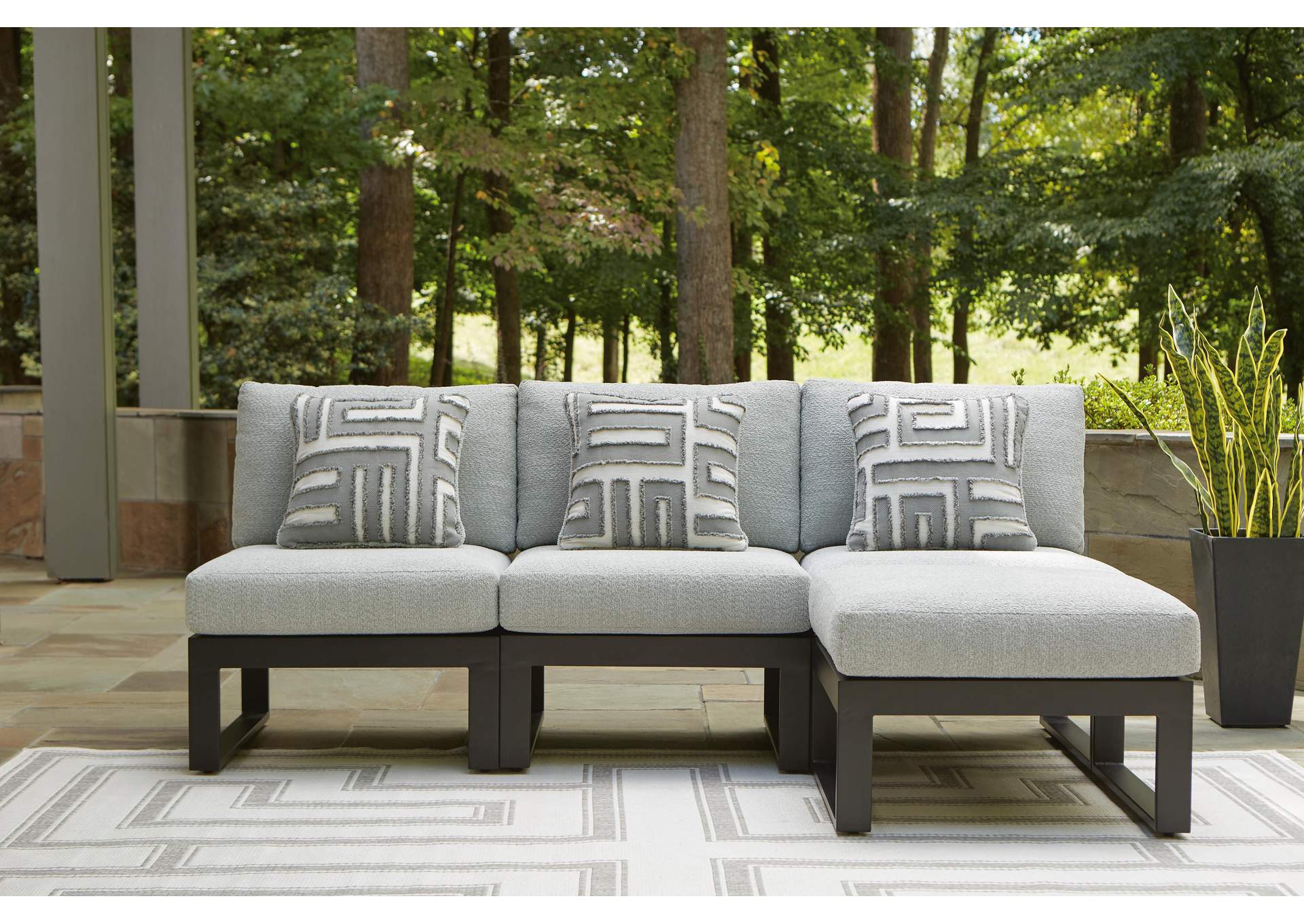 Beachloft 4-Piece Outdoor Sectional image 3