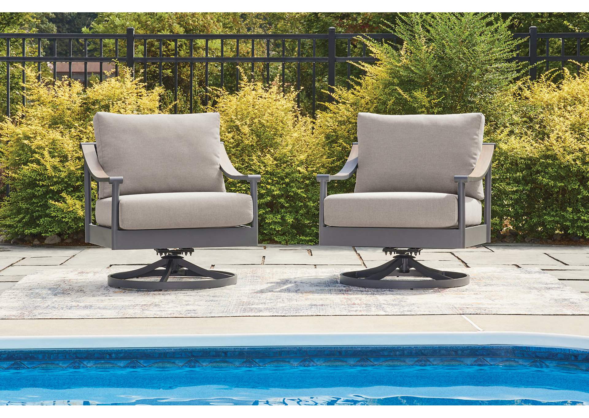 Ocean Beach Outdoor Swivel Lounge with Cushion image 2