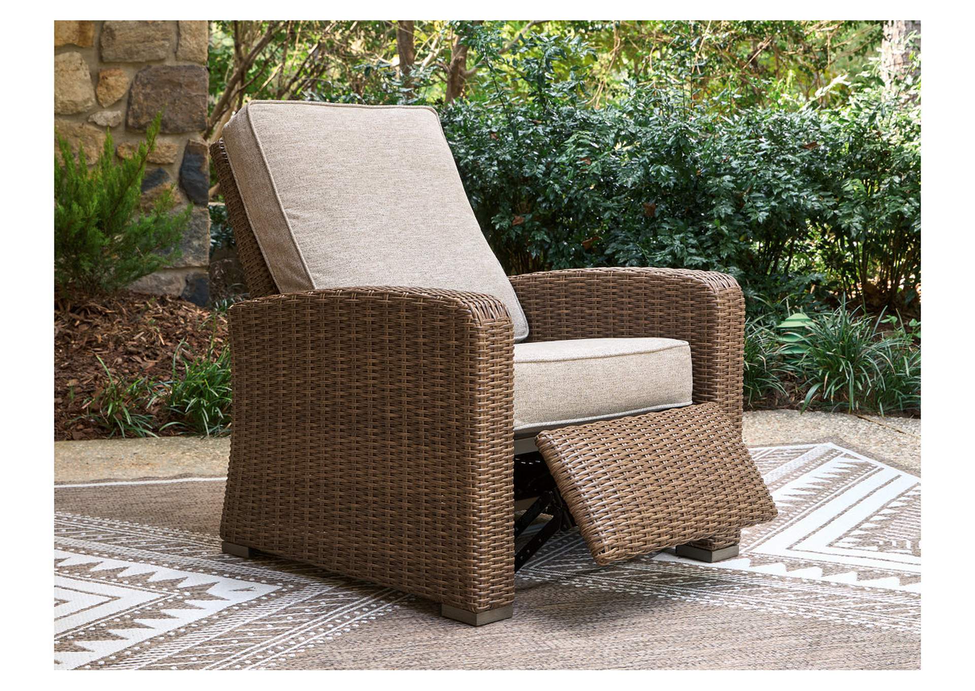 Laguna Heights Outdoor Recliner image 6