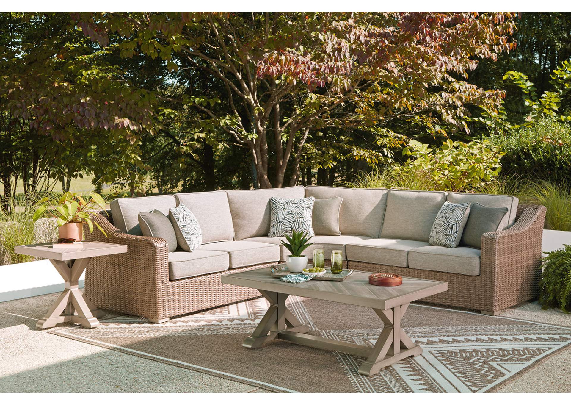 Laguna Heights 3-Piece Outdoor Sectional image 2