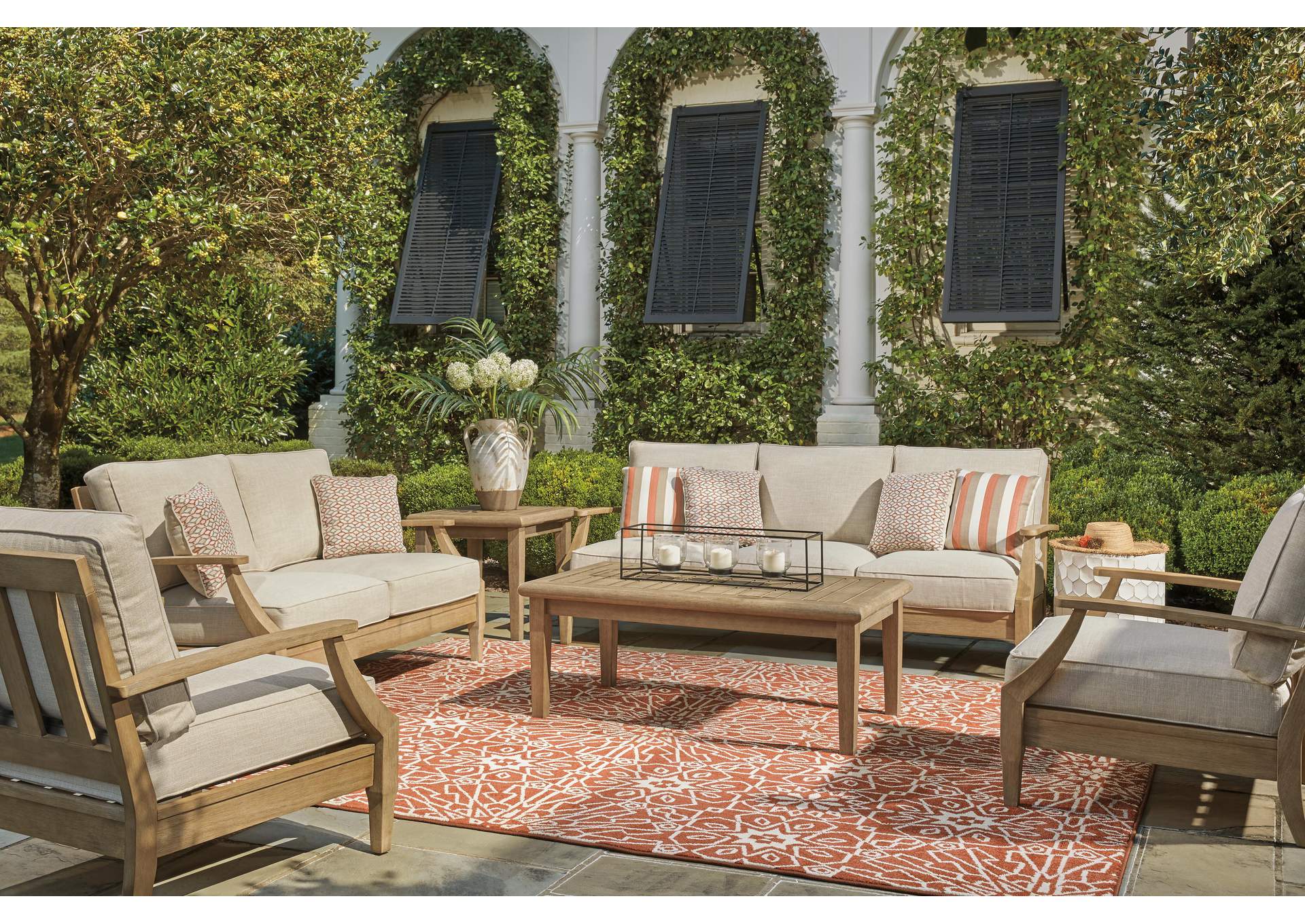 Gerianne Coffee Table image 10