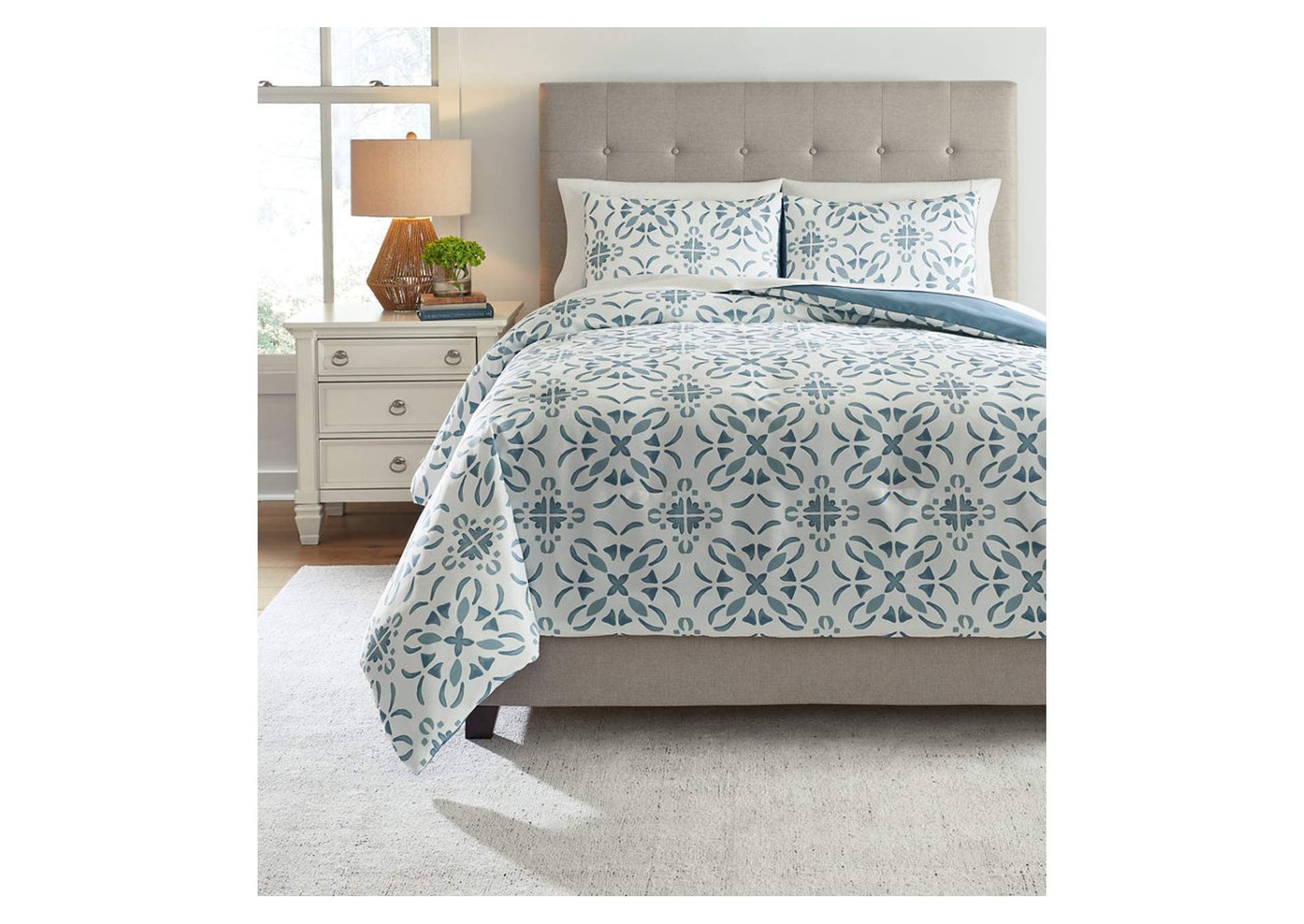 Adason Queen Comforter Set