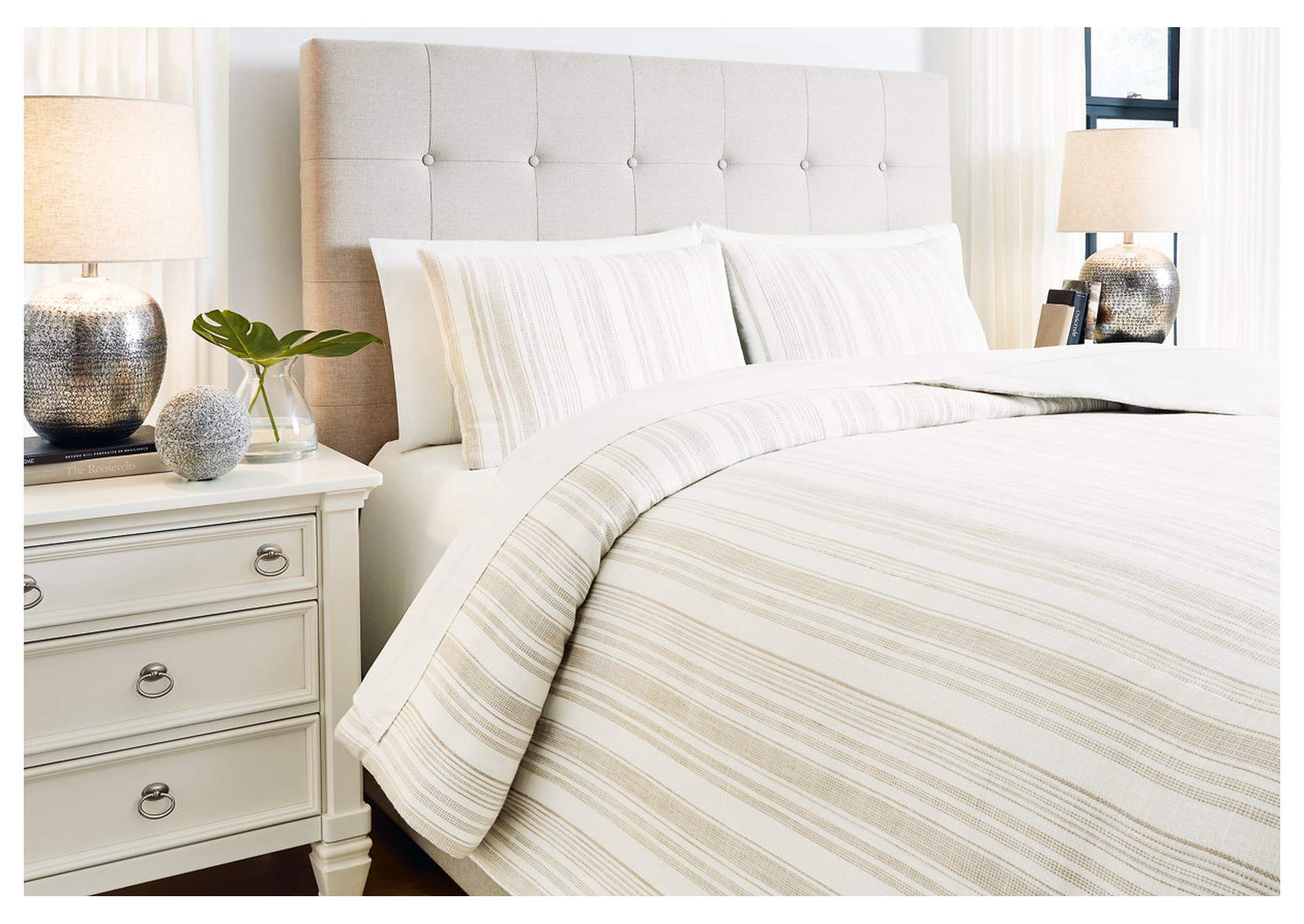 Reidler Queen Comforter Set