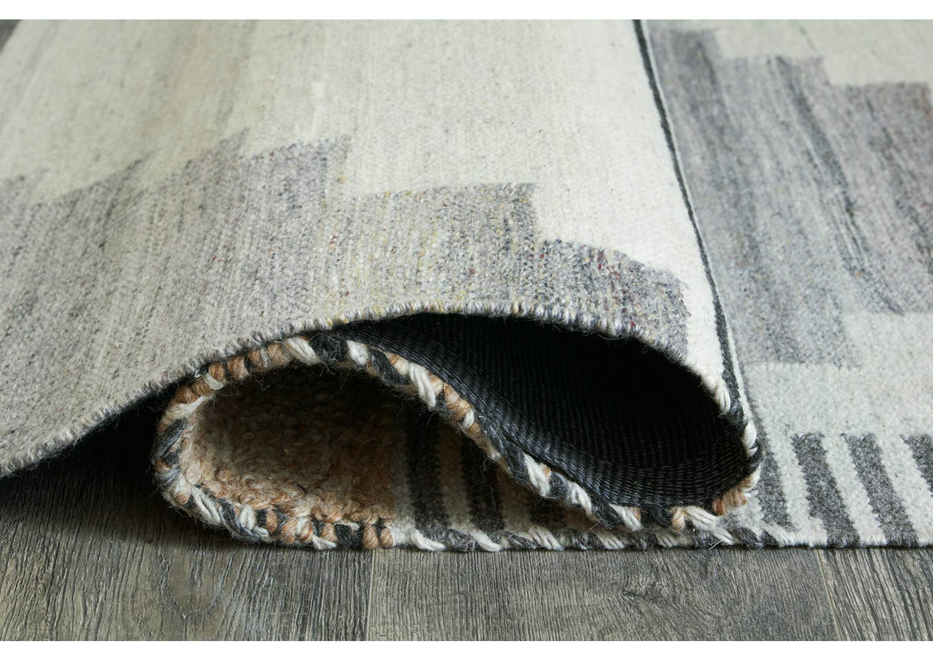 Roxsburg 5' x 7' Rug image 4