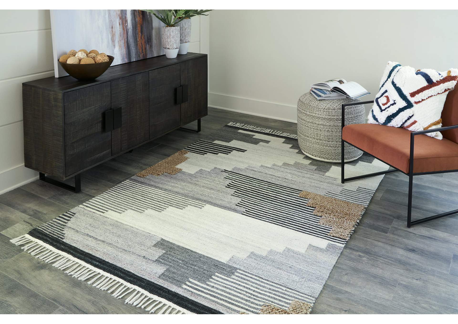 Roxsburg 5' x 7' Rug image 2