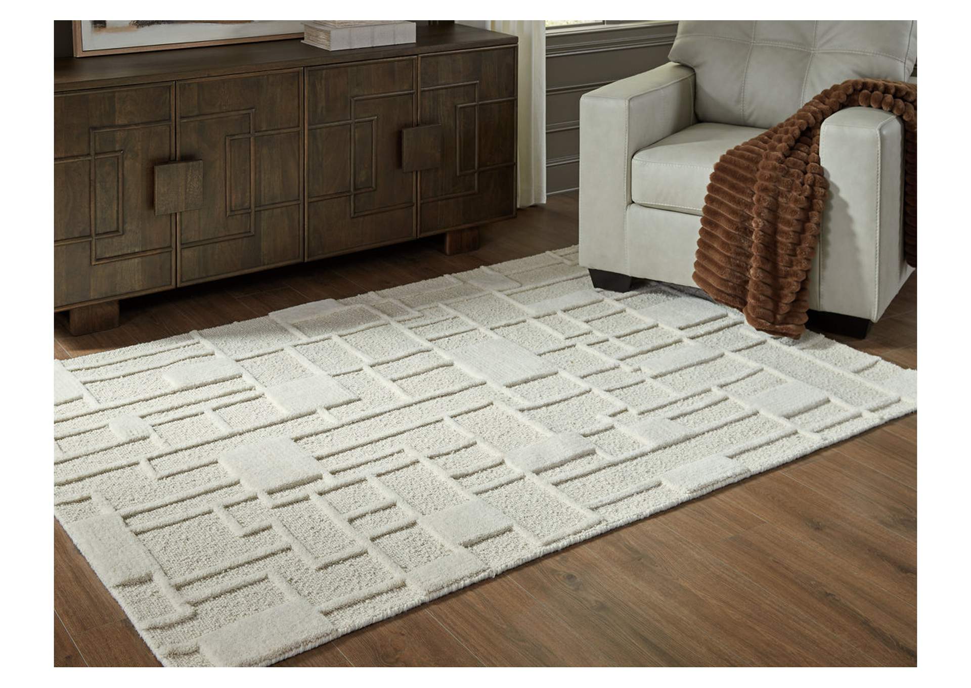 Empriss 5' x 7' Area Rug image 2