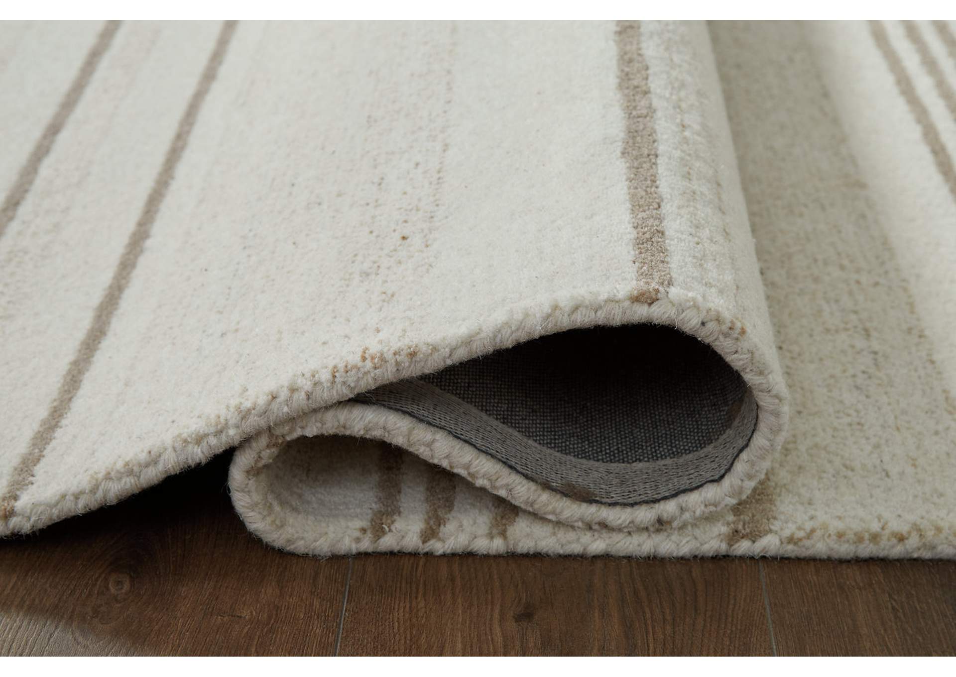 Gadence 5' x 7' Area Rug image 4