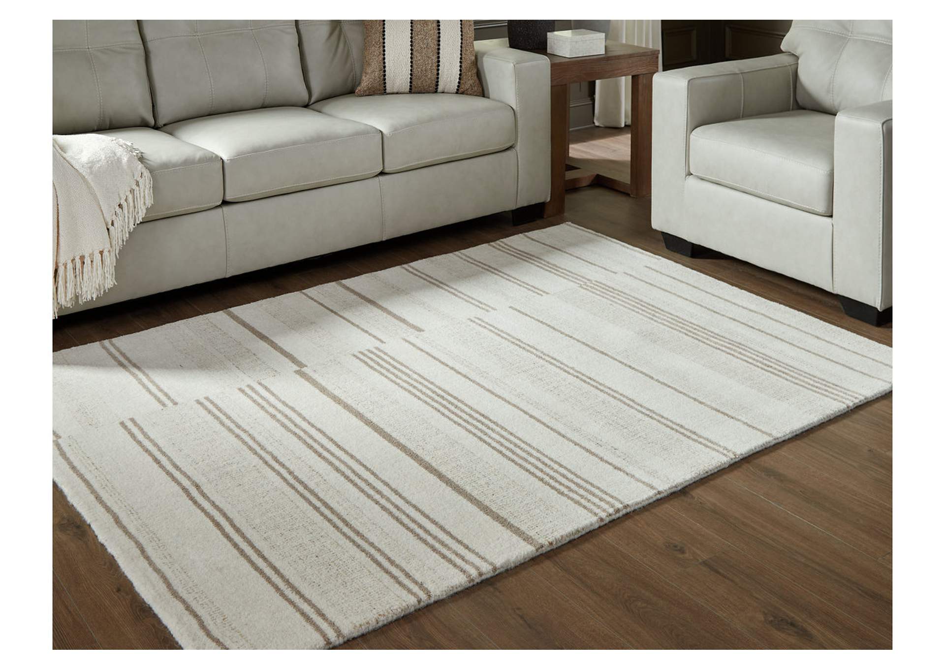 Gadence 5' x 7' Area Rug image 2