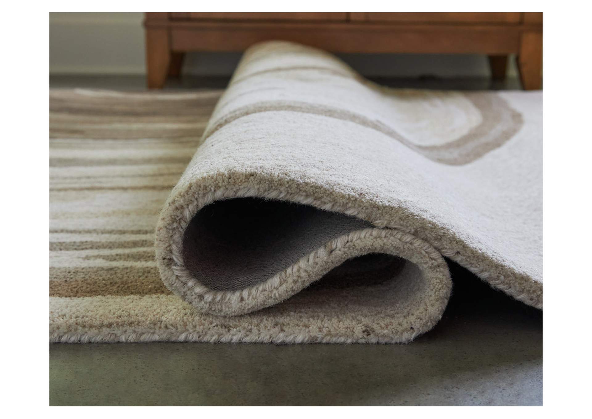 Rizwana 5' x 7' Area Rug image 4