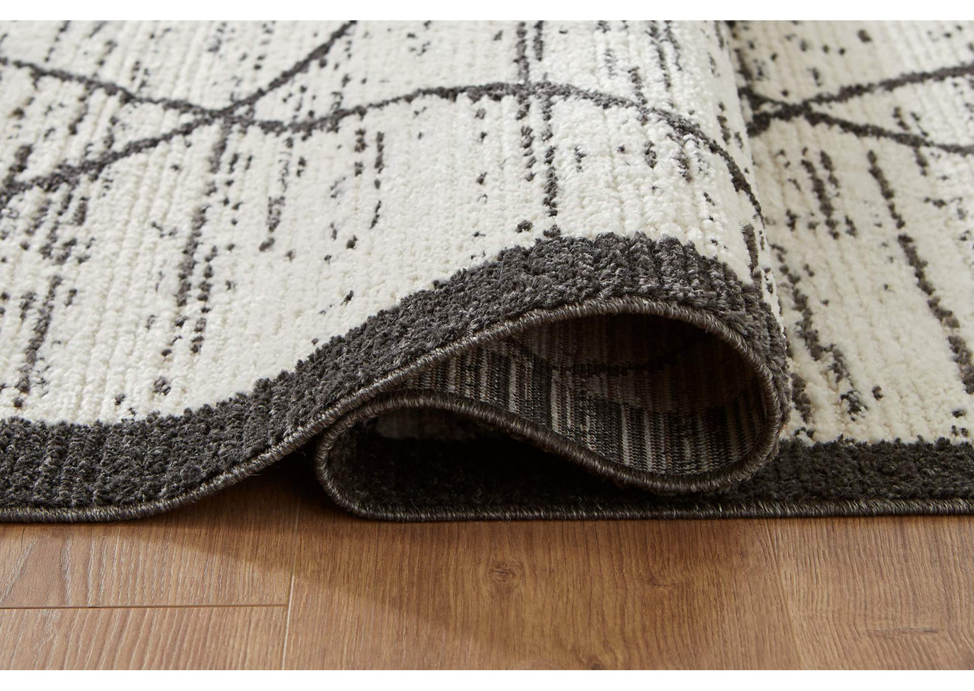 Fenriston Medium Rug image 4