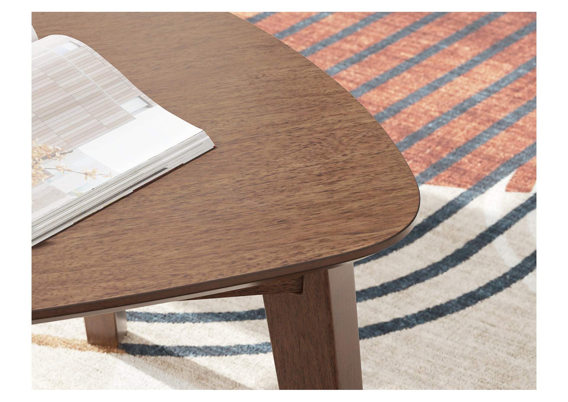 Lyncott Table (Set of 3) image 14