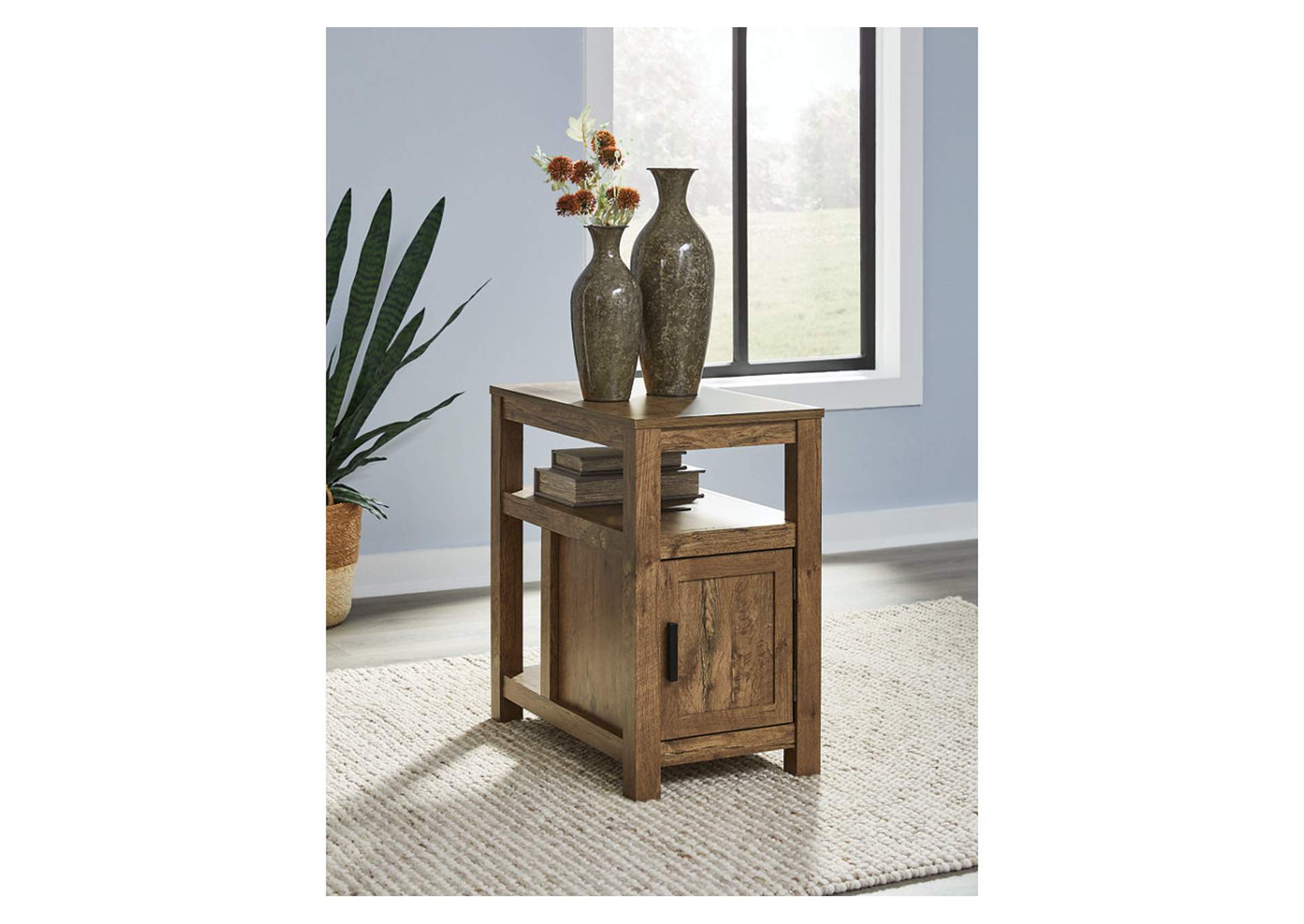 Fendenmore Chairside End Table image 2